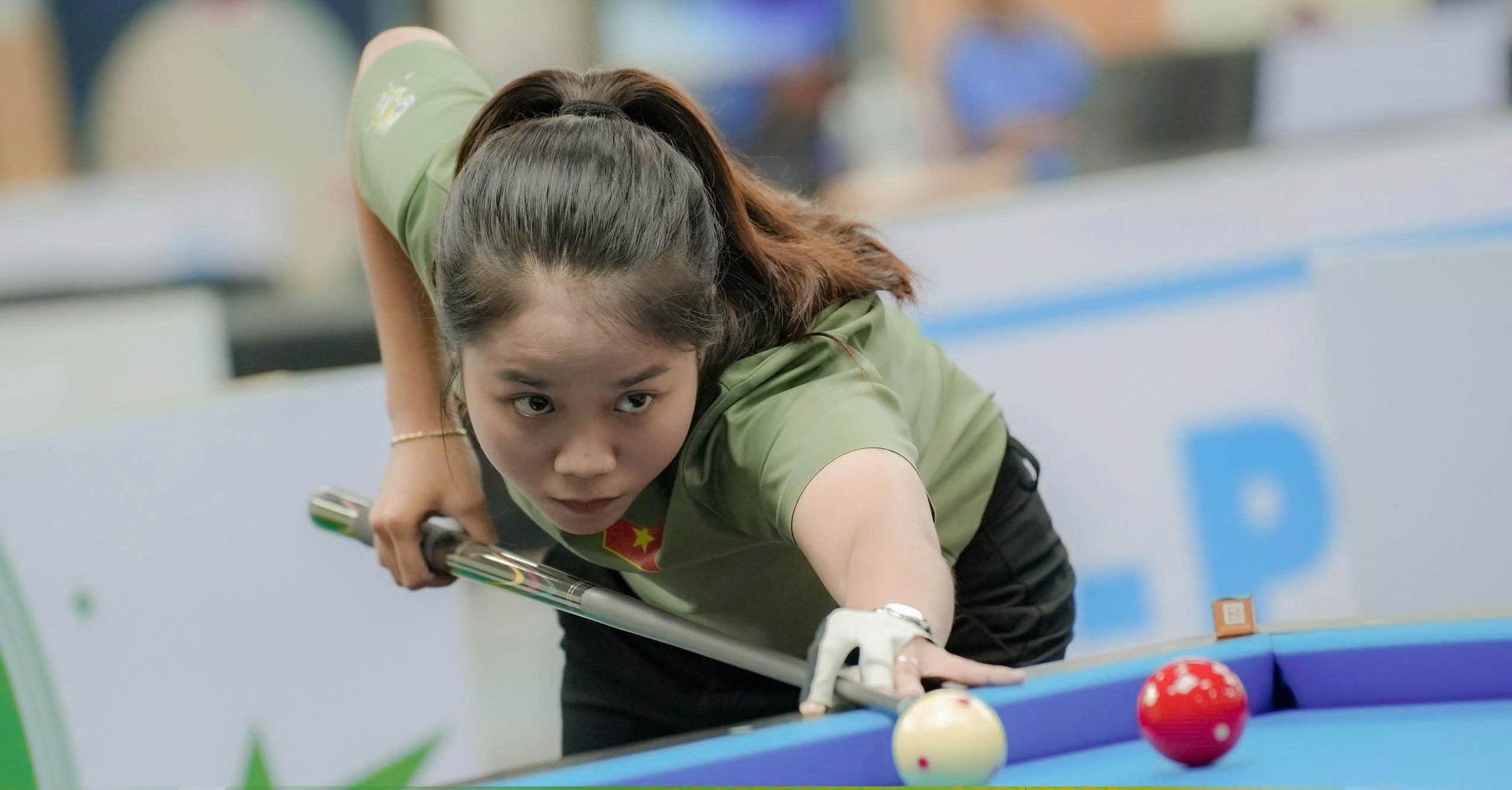 Trần Quyết Chiến lách khe cửa hẹp để qua 'bảng tử thần' tại Giải billiards TP.HCM - Ảnh 2.