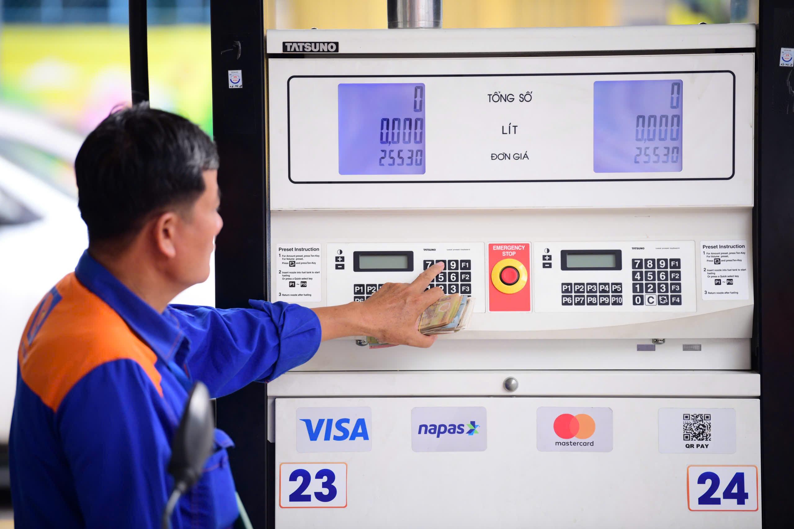 Giá xăng dầu tăng mạnh, xăng sinh học tăng cao nhất thêm hơn 1.200 đồng/lít - Ảnh 2.