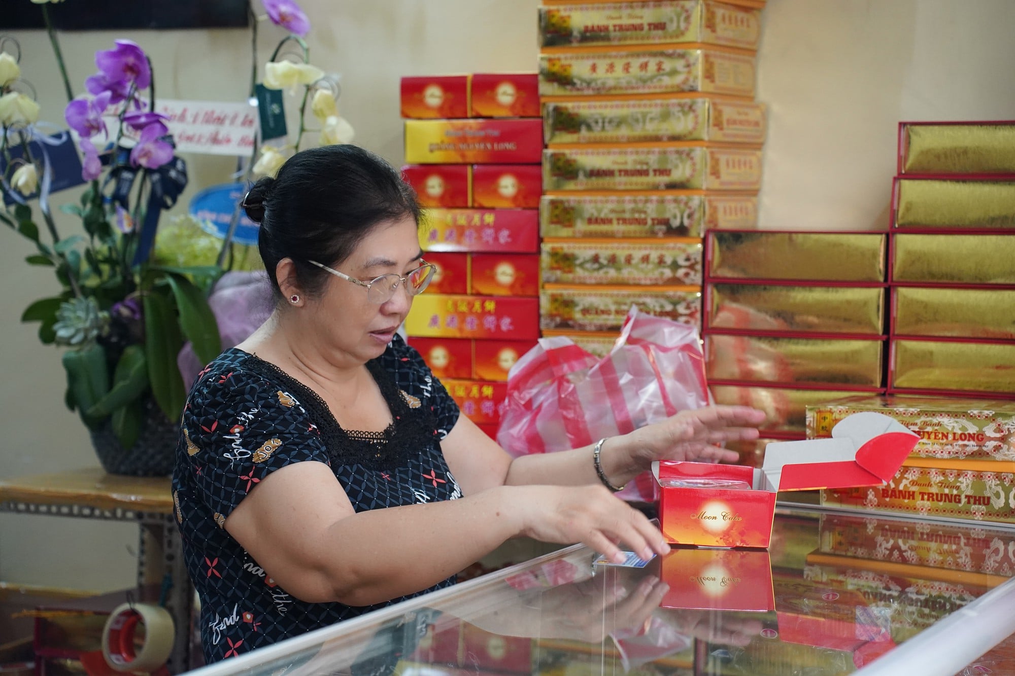 Traditional bakeries in Ho Chi Minh City’s Cho Lon area keep the Mid-Autumn spirit alive- Ảnh 6.
