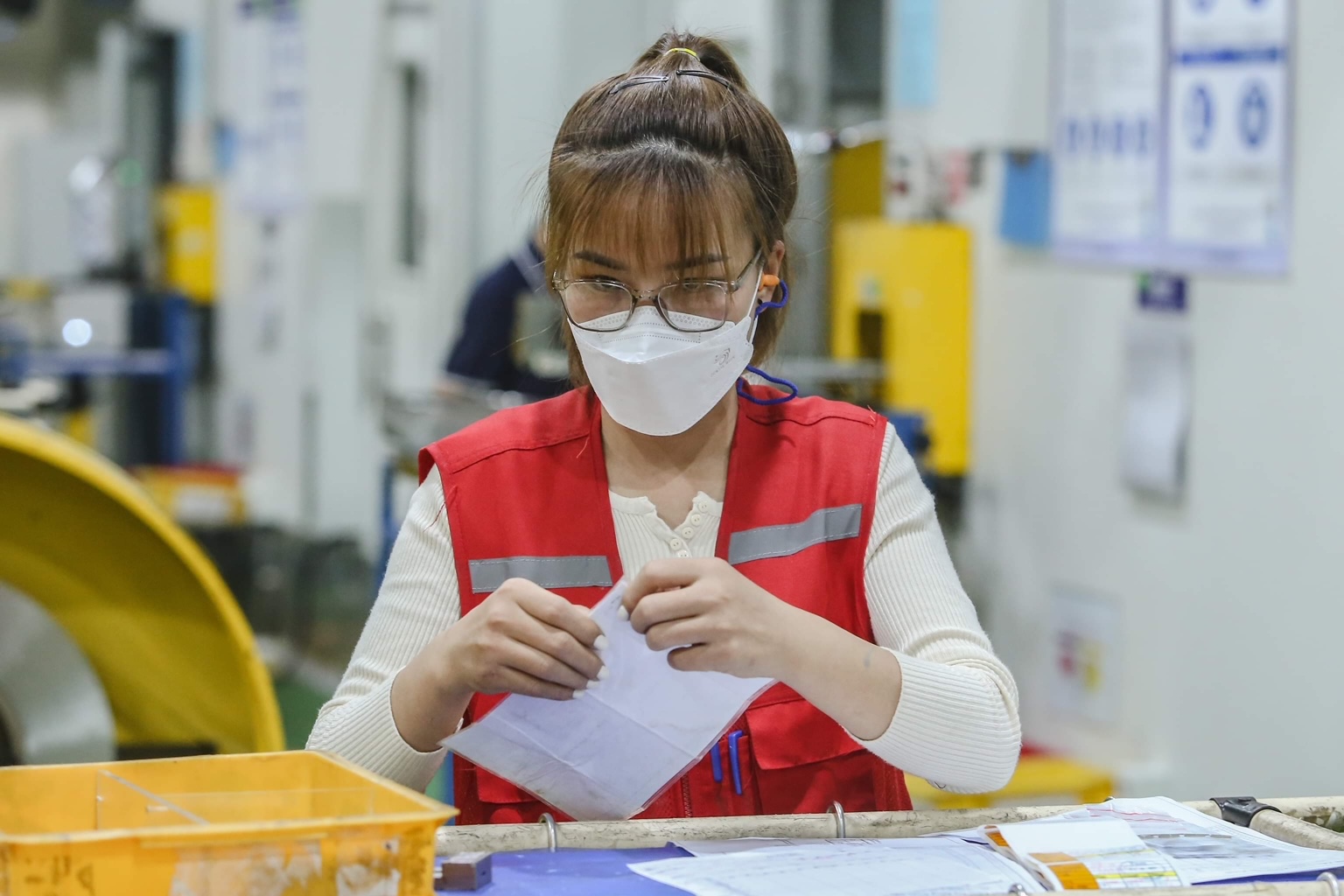 Tin tức sáng 12-9: Thu nhập người lao động được cải thiện, tăng 720.000 đồng sau một năm - Ảnh 1.