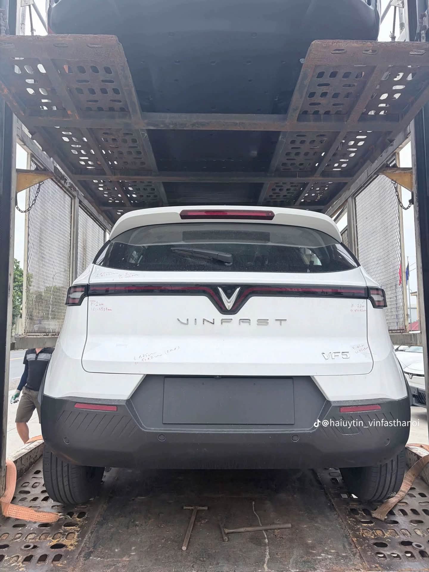 VinFast VF 5 mới lộ ảnh không che: Dễ có cốp trước, 30% pin đi được 90km - Ảnh 3.