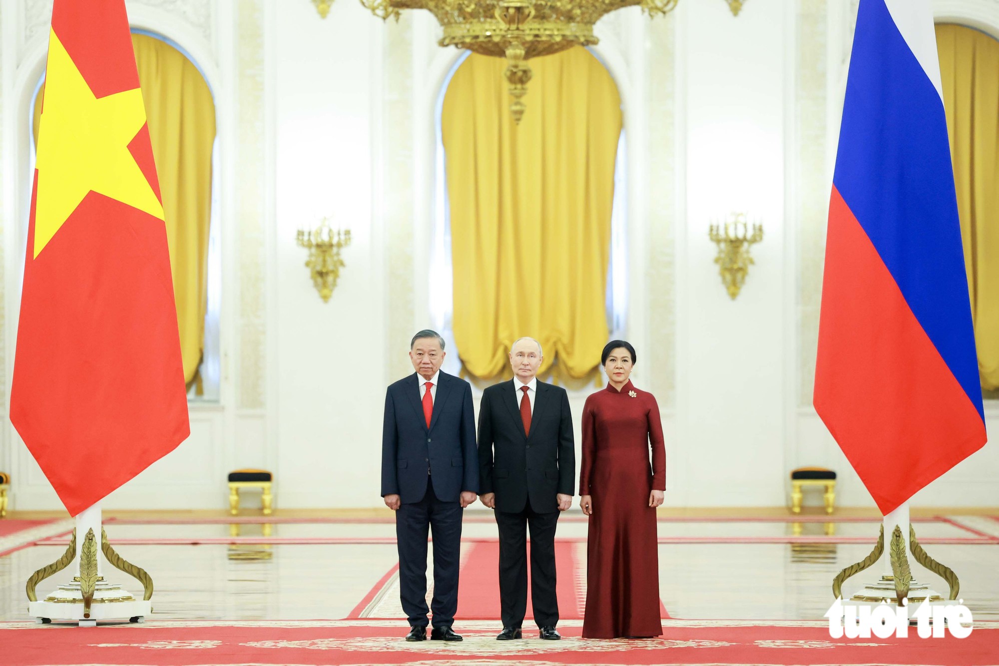 Những khoảnh khắc ấn tượng trong chuyến thăm Nga, Pháp của Tổng Bí thư, Chủ tịch nước Tô Lâm và phu nhân - Ảnh 10.