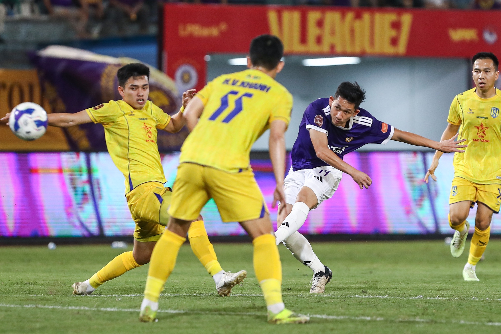 CLB Hà Nội thua Sông Lam Nghệ An 1-4, chưa biết mùi thắng ở V-League 2026 - 2027 - Ảnh 2.