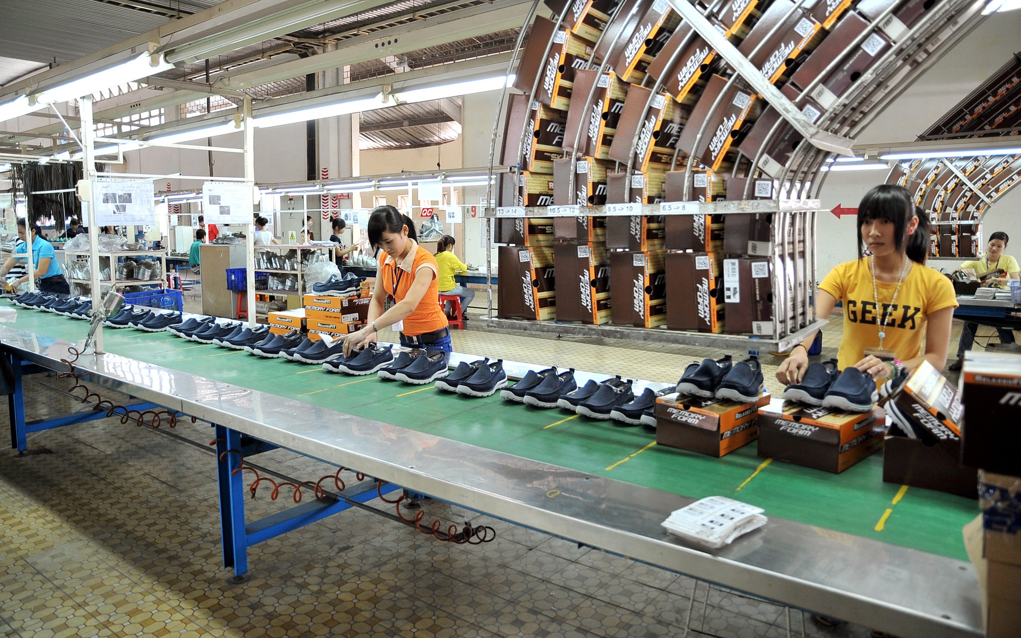 Vietnamese exports face tougher challenges in EU market - Ảnh 1.