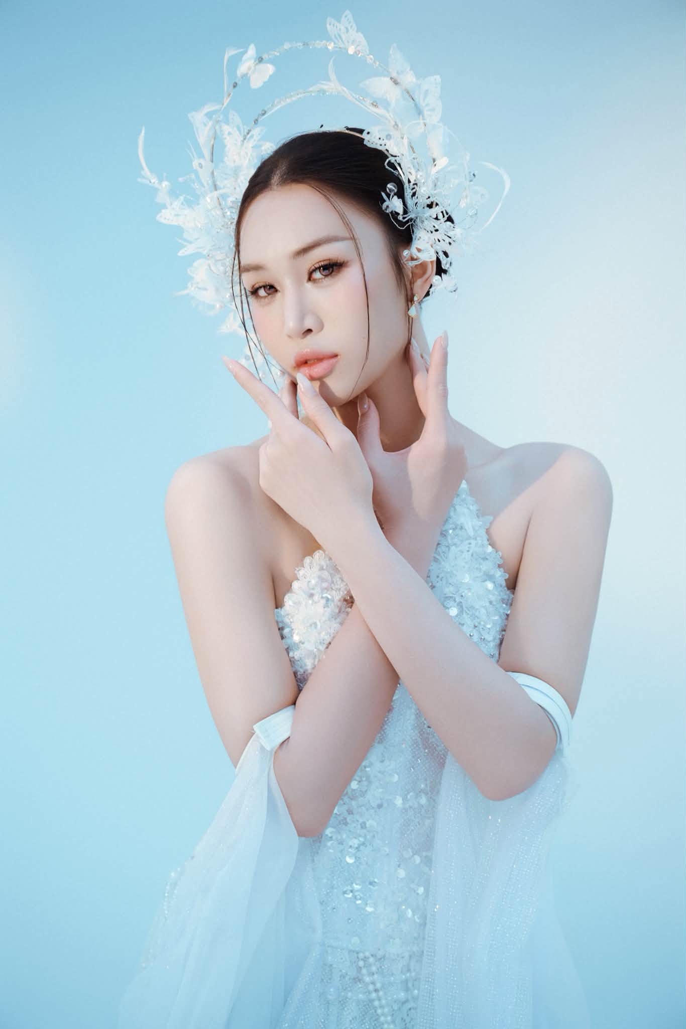 Minh Anh mang mùa bướm Cúc Phương lên sân khấu Miss International Queen - Ảnh 8.