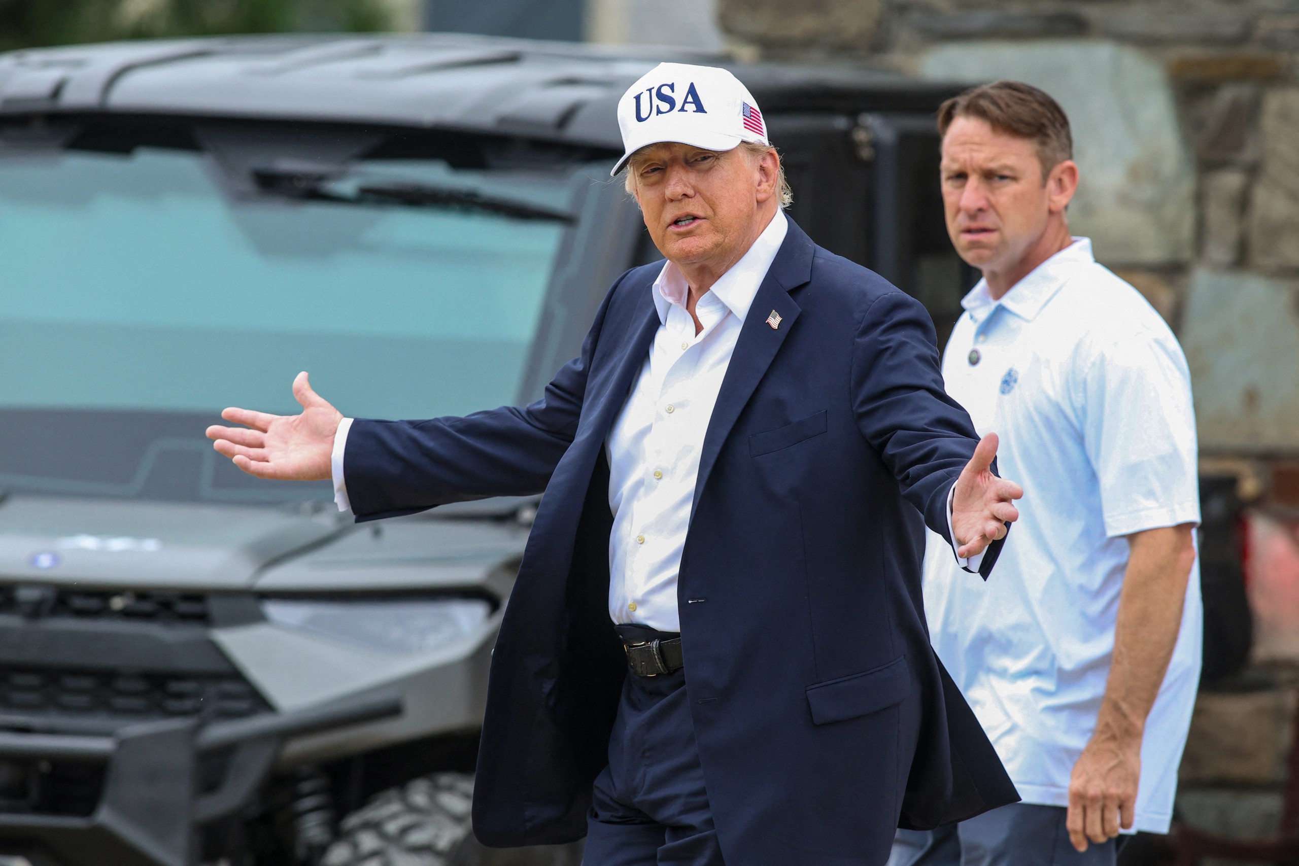 Ông Trump: Ukraine phải ngừng đánh vào dầu diesel của Nga - Ảnh 1.