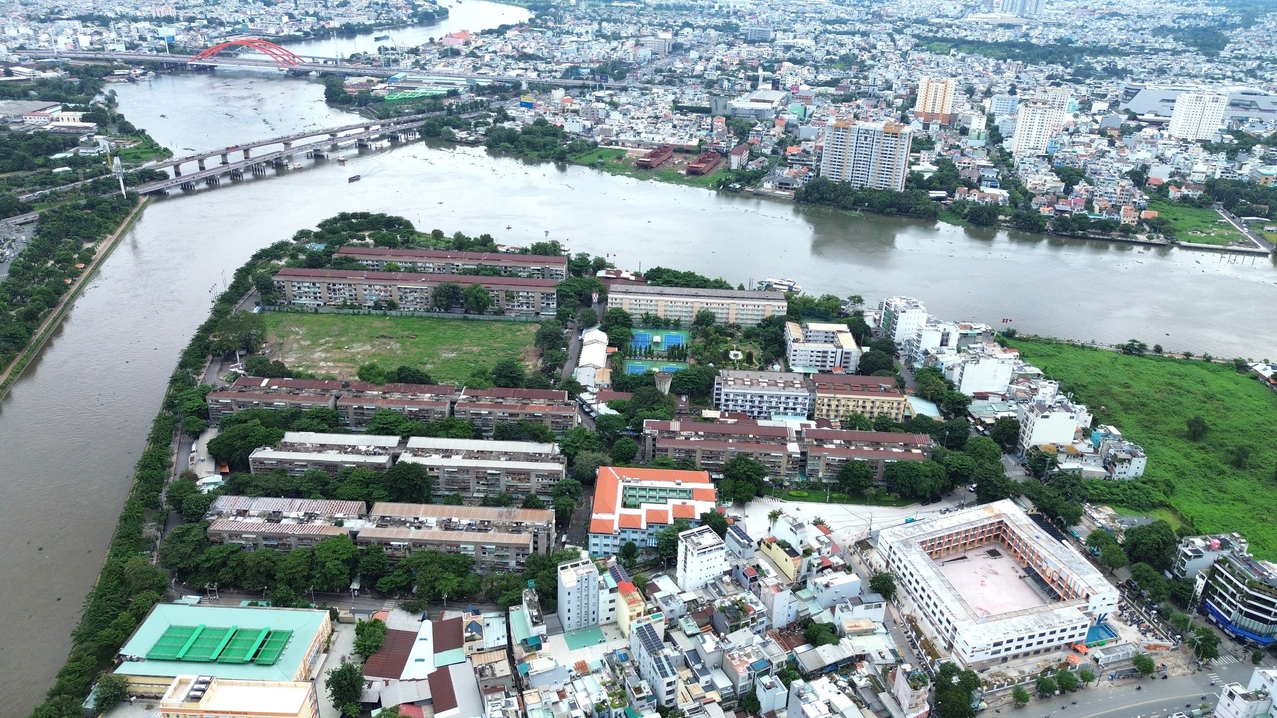 Chung cư Thanh Đa dần vắng bóng người sau nửa thế kỷ nhộn nhịp - Ảnh 2.
