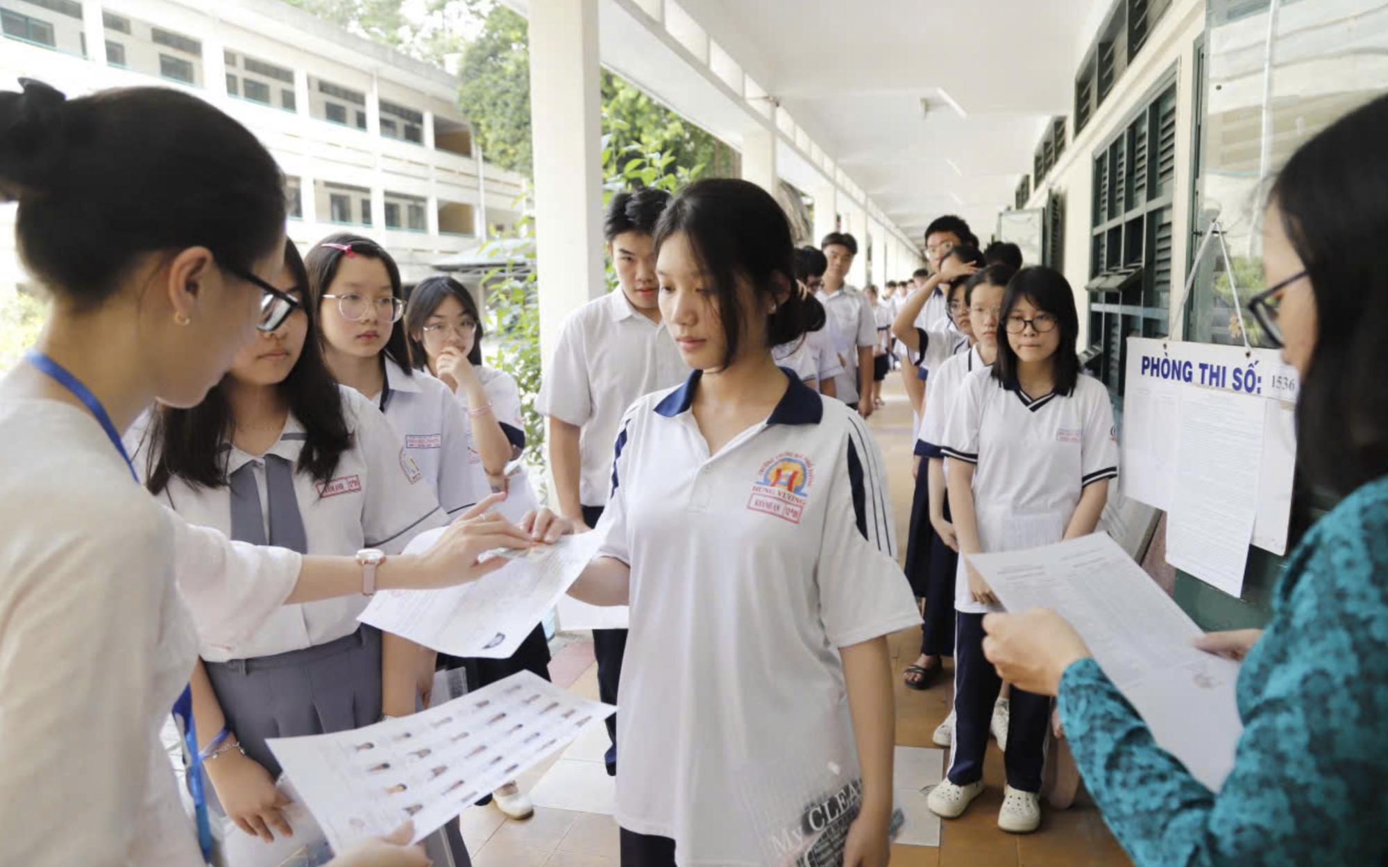 Hanoi starts to teach AI to all students from grade 1 - Ảnh 1.