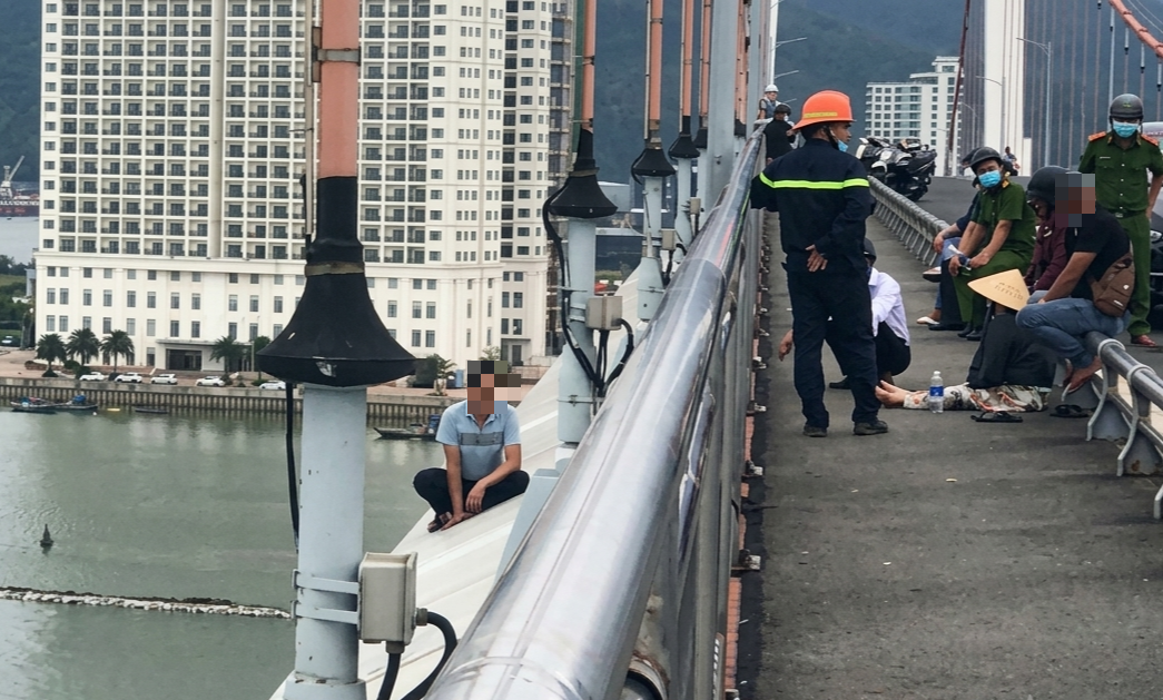 Thiếu tá quân đội mất tích khi nhảy sông Trà Lý cứu người: Chiếc phao 100.000 đồng có thể cứu một mạng người - Ảnh 1.