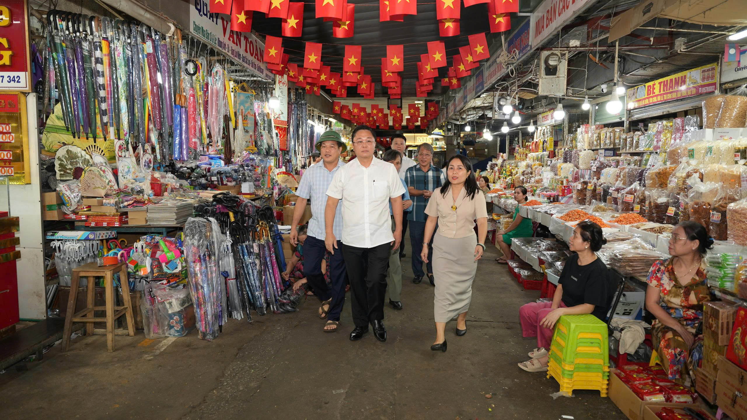 Huế tính phương án làm thêm phố đêm Đông Ba - Bạch Đằng - Ảnh 1.