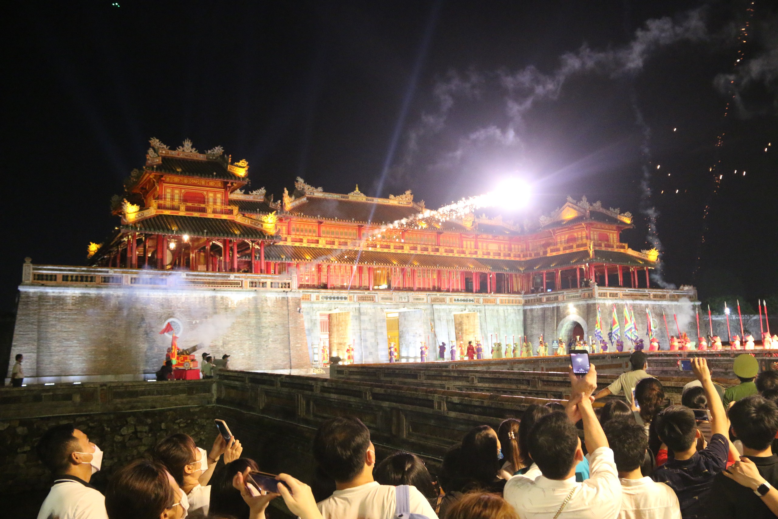 Huế tính phương án làm thêm phố đêm Đông Ba - Bạch Đằng - Ảnh 2.