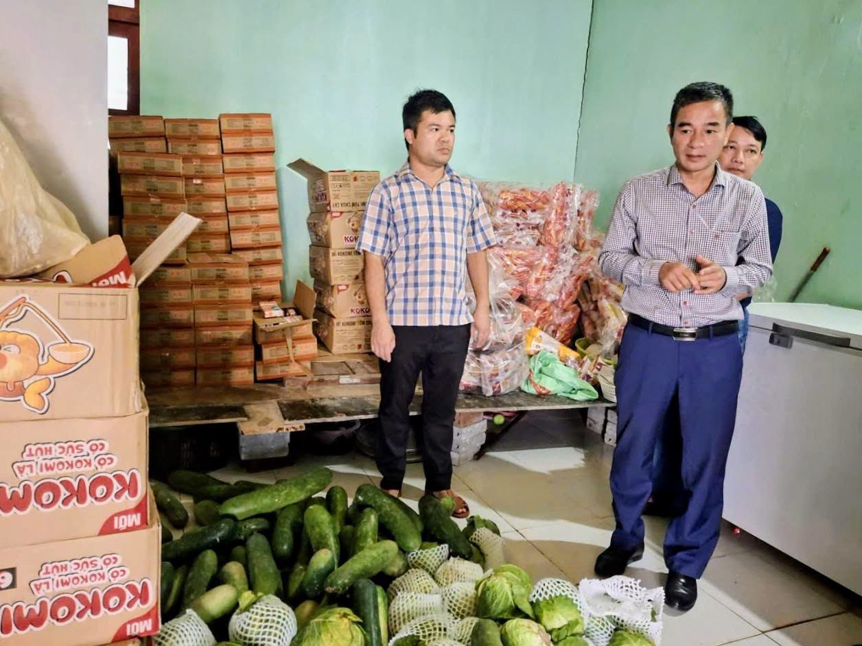 Quảng Trị mưa lớn, nhiều nơi bị chia cắt, hộ dân được di dời - Ảnh 5.