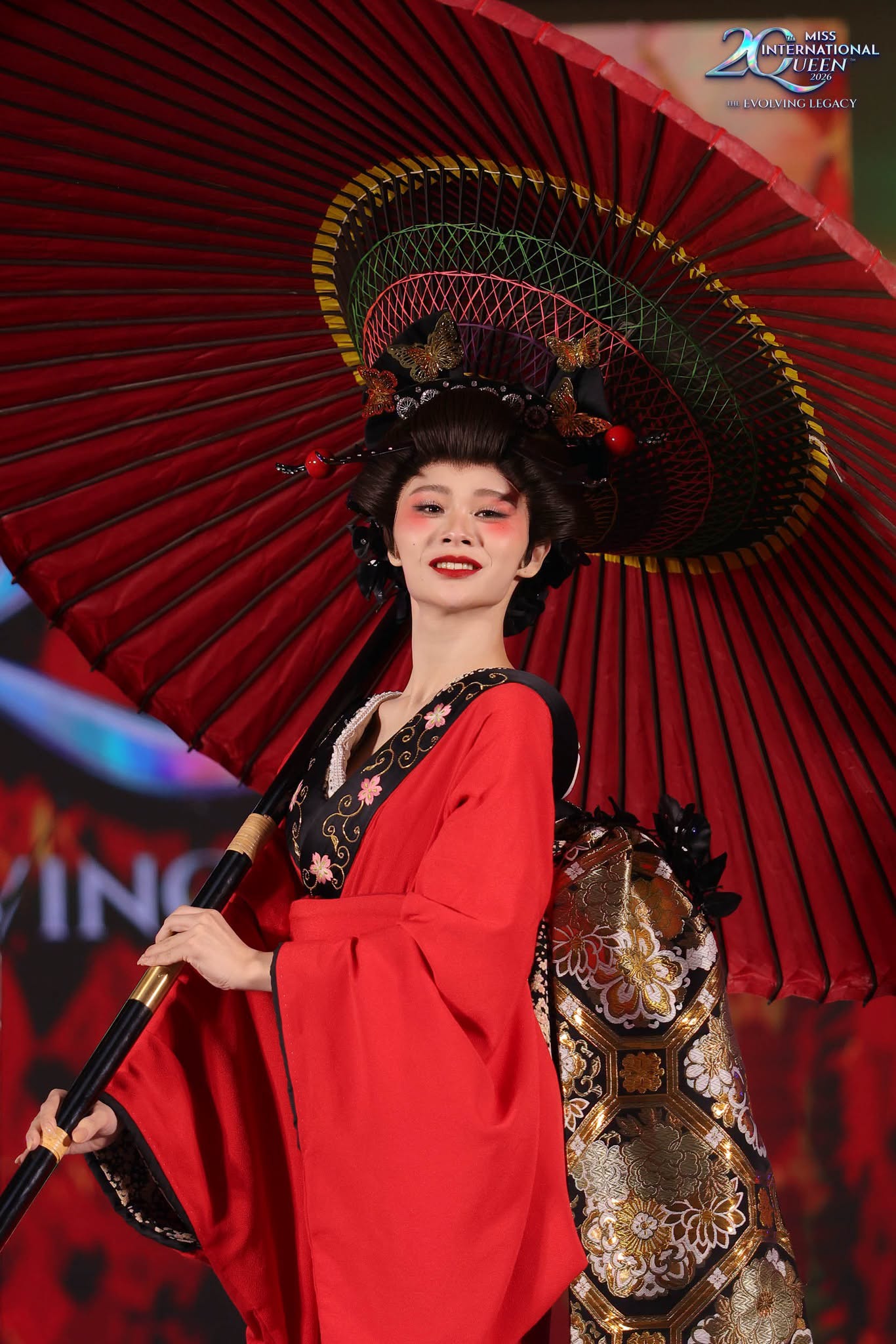 Minh Anh mang mùa bướm Cúc Phương lên sân khấu Miss International Queen - Ảnh 11.