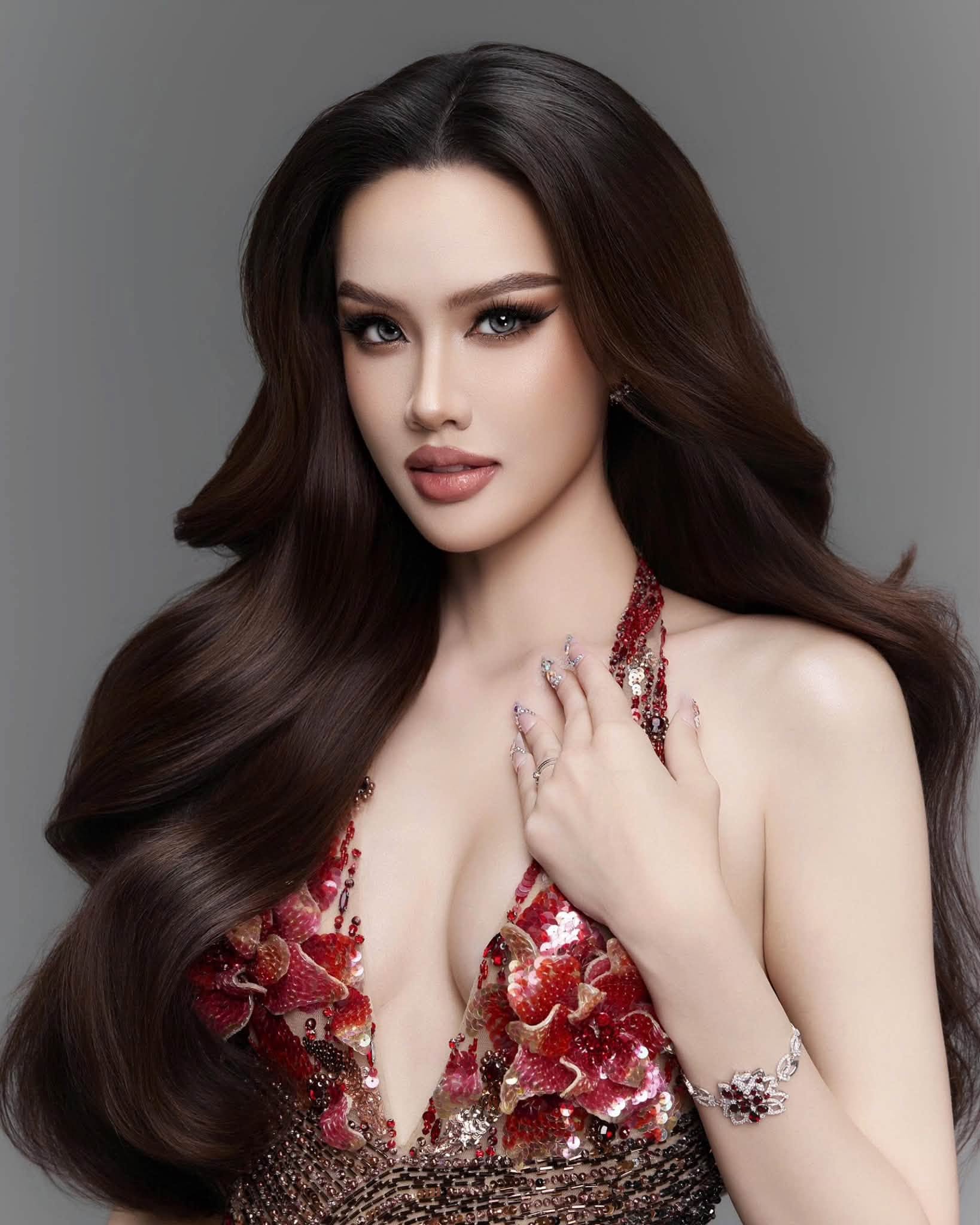 Có danh hiệu quốc tế, Trịnh Mỹ Anh vẫn thi Miss Universe Vietnam 2026 - Ảnh 1.