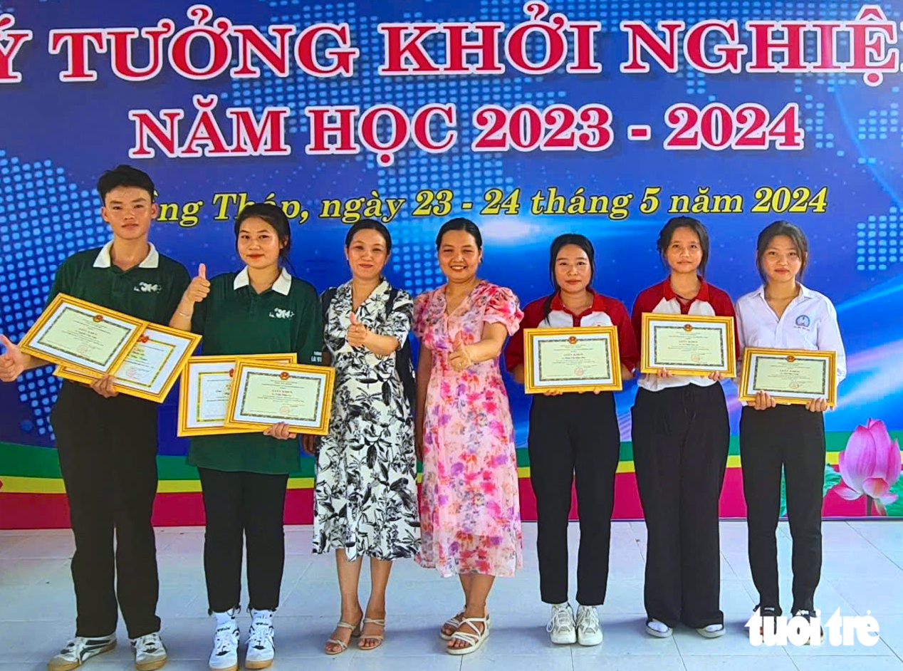 Nữ sinh mồ côi là học sinh giỏi tỉnh, xin ĐH Cần Thơ hoãn đóng học phí vì chưa đủ tiền - Ảnh 5.