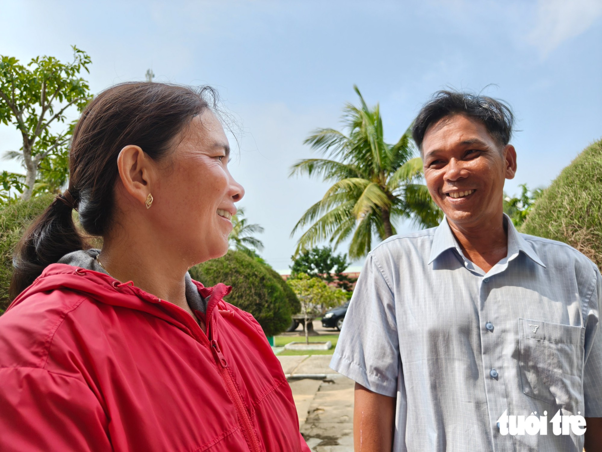 32 fishermen saved from distressed fishing boat in Vietnam drink their own urine to survive  - Ảnh 3.