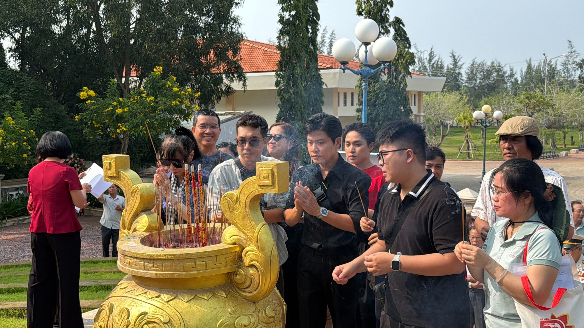 TP.HCM ‘đặt hàng’ văn nghệ sĩ kể chuyện lịch sử bằng nghệ thuật - Ảnh 9.