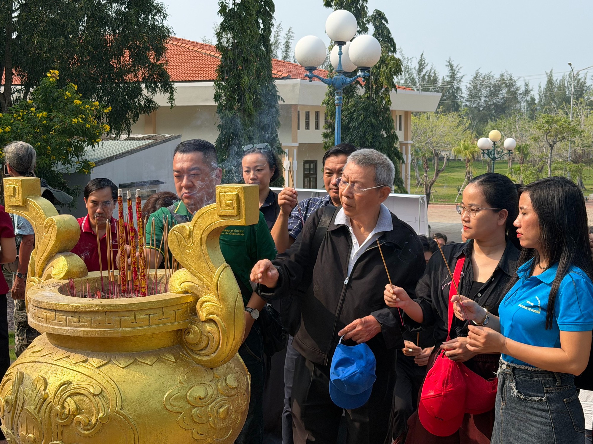 TP.HCM ‘đặt hàng’ văn nghệ sĩ kể chuyện lịch sử bằng nghệ thuật - Ảnh 10.