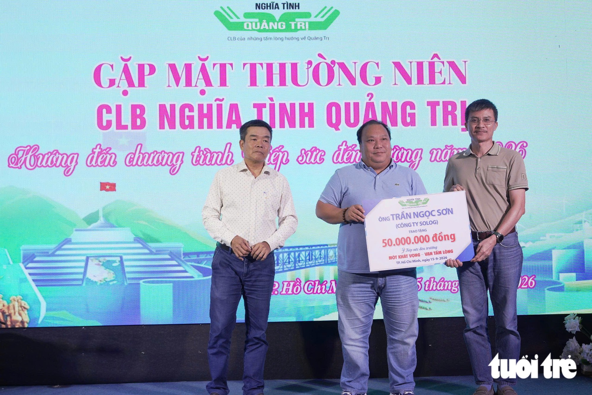 'Những người con Quảng Trị' tiếp sức SV nghèo 2,2 tỉ đồng: Chúng tôi nhận lại sức mạnh! - Ảnh 12.
