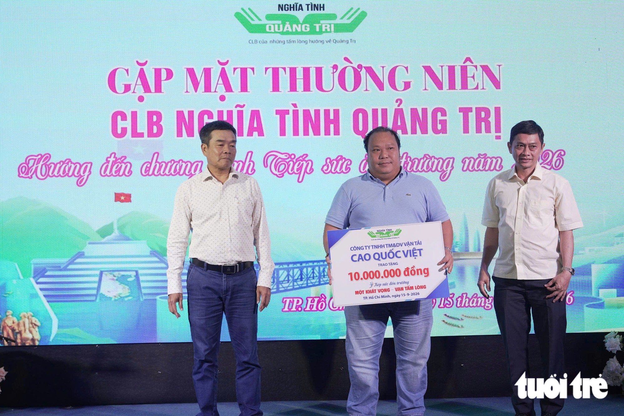 'Những người con Quảng Trị' tiếp sức SV nghèo 2,2 tỉ đồng: Chúng tôi nhận lại sức mạnh! - Ảnh 15.
