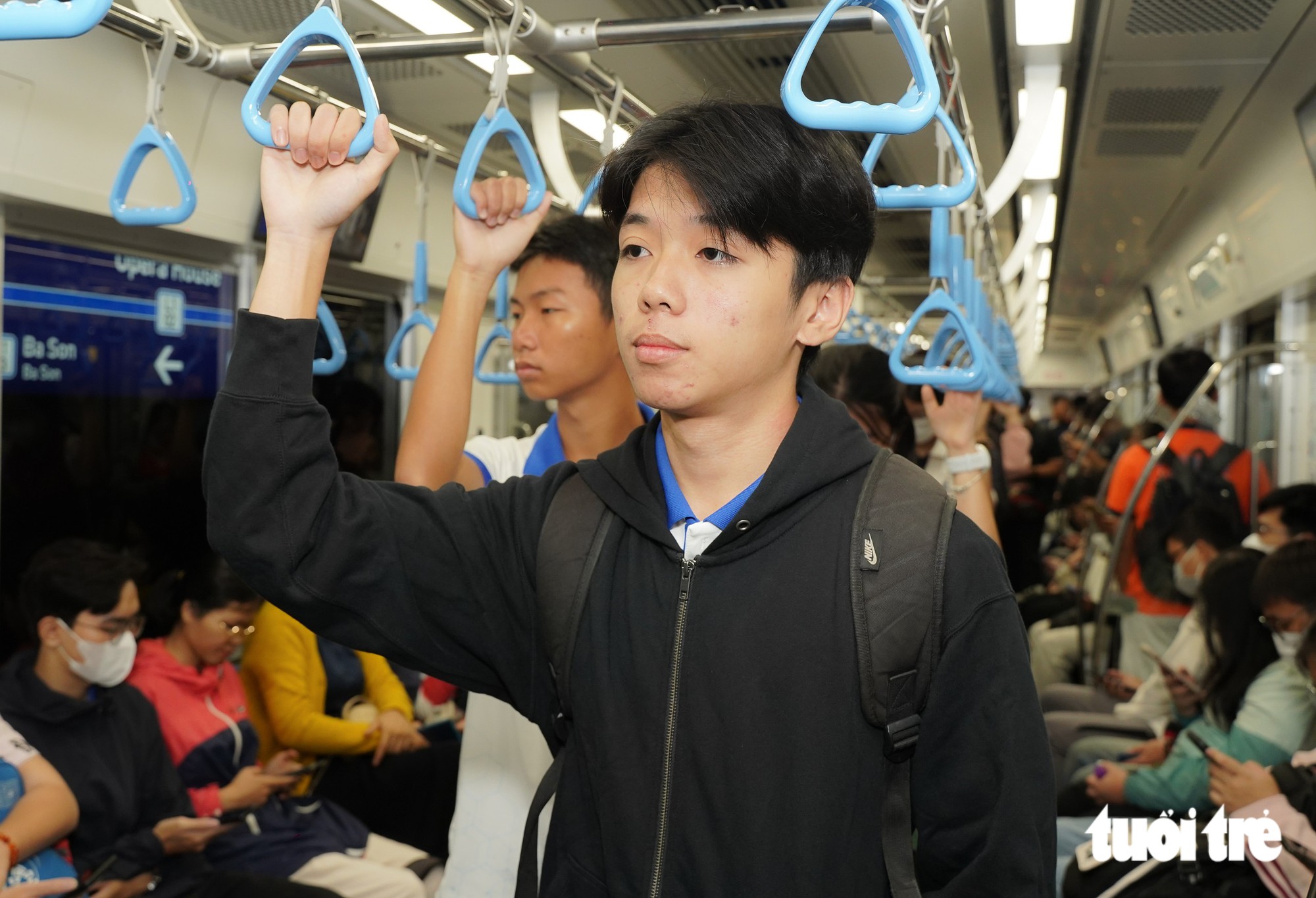 Nhiều sinh viên TP.HCM chọn metro đi học: Tiện lợi, an toàn lại tiết kiệm ví tiền - Ảnh 6.