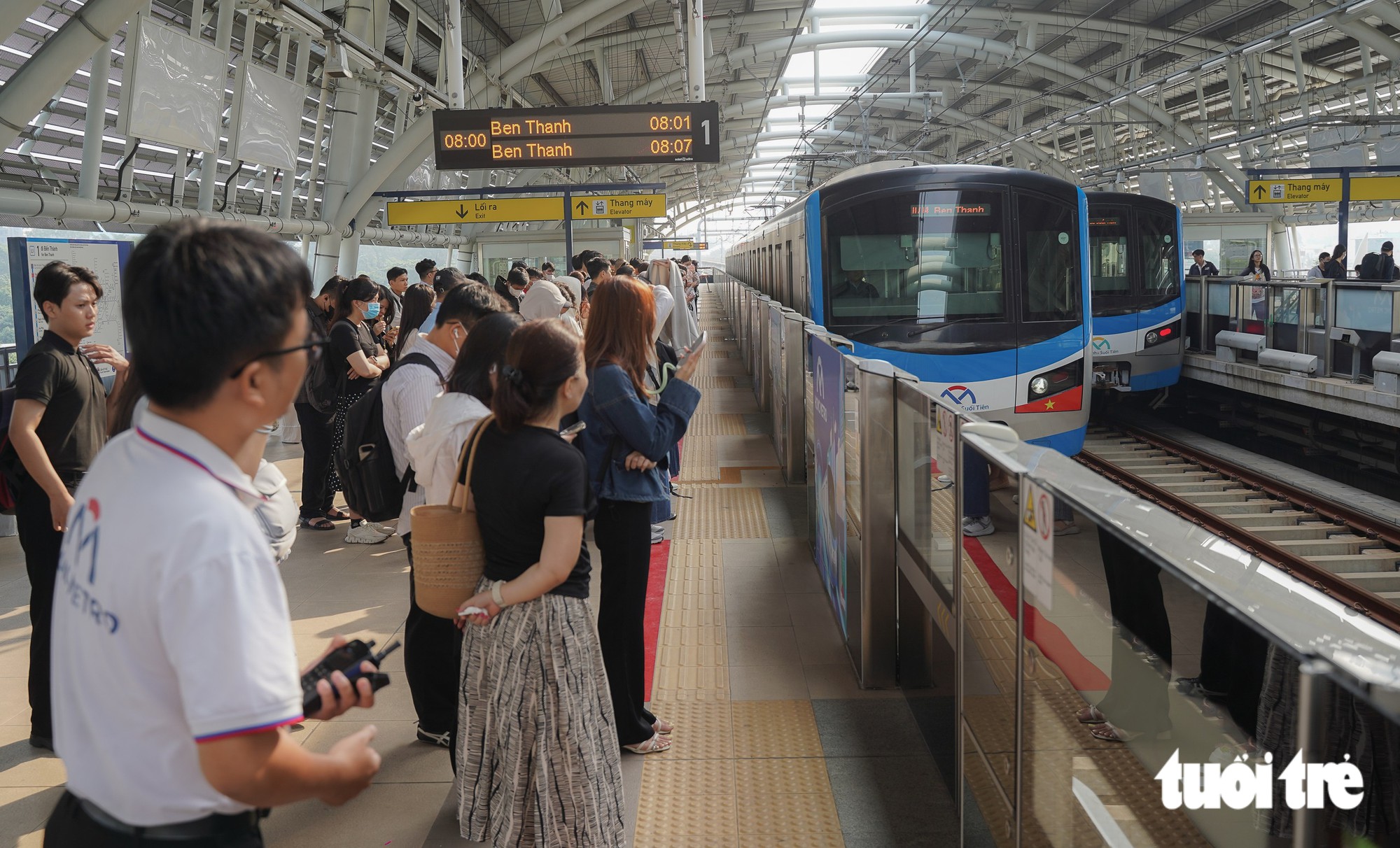 Nhiều sinh viên TP.HCM chọn metro đi học: Tiện lợi, an toàn lại tiết kiệm ví tiền - Ảnh 13.