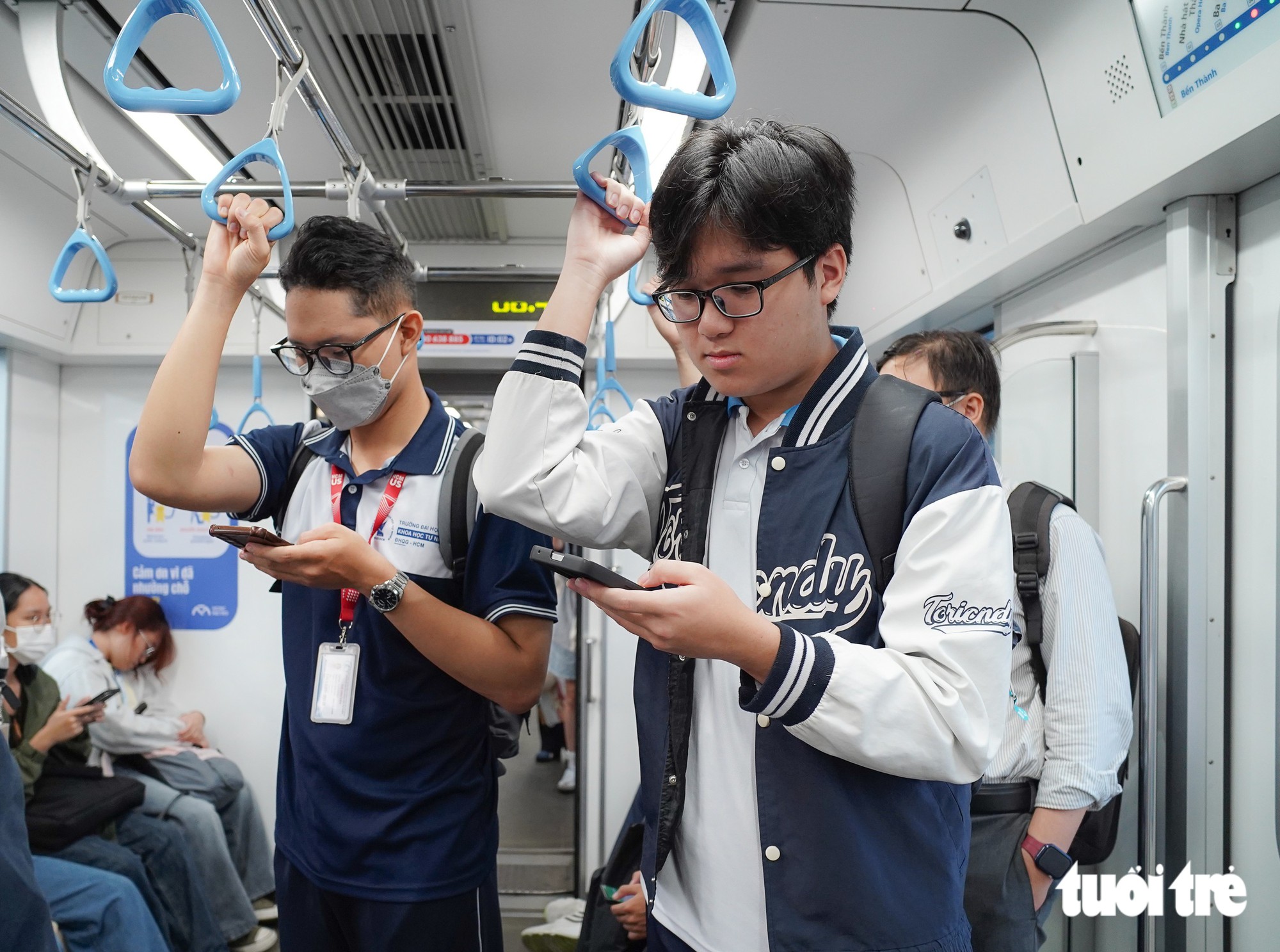 Nhiều sinh viên TP.HCM chọn metro đi học: Tiện lợi, an toàn lại tiết kiệm ví tiền - Ảnh 7.