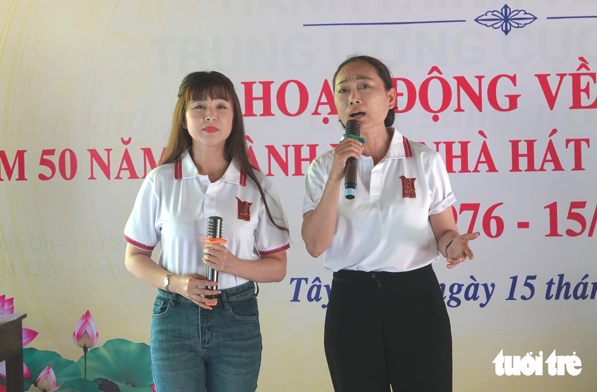 Nghệ sĩ Lê Thiện rưng rưng nhớ lần viếng mộ gió soạn giả Trần Hữu Trang cách đây 50 năm - Ảnh 4.