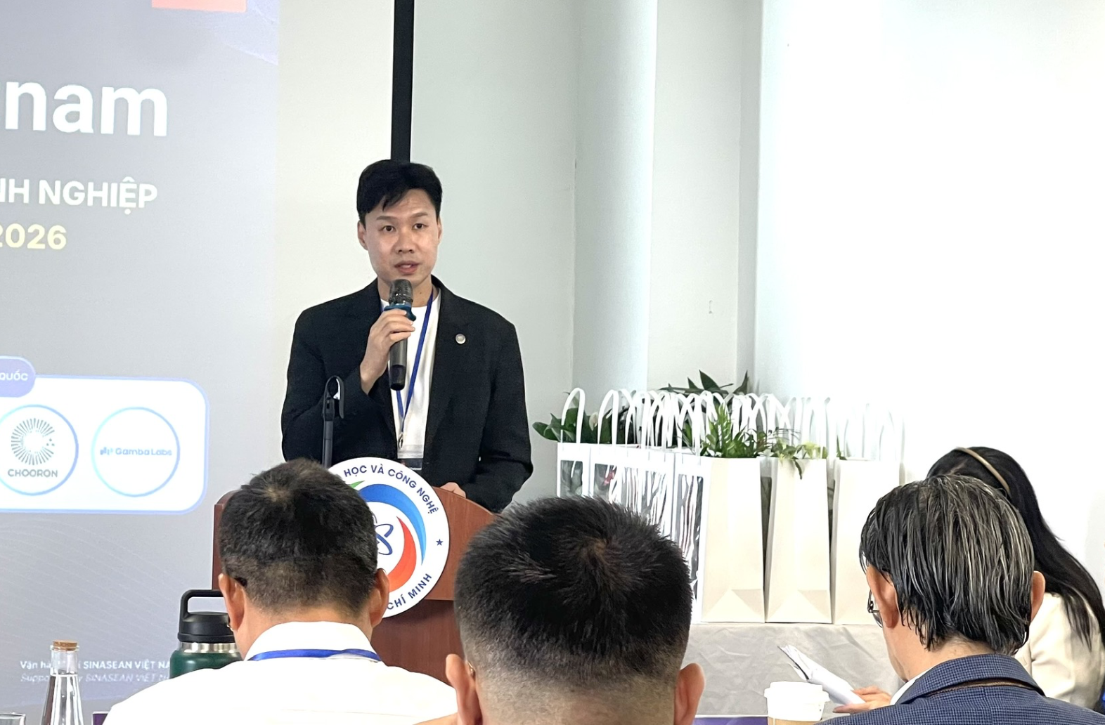 Tìm lời giải cho bài toán logistics và kinh tế tuần hoàn từ công nghệ Việt - Hàn - Ảnh 1.