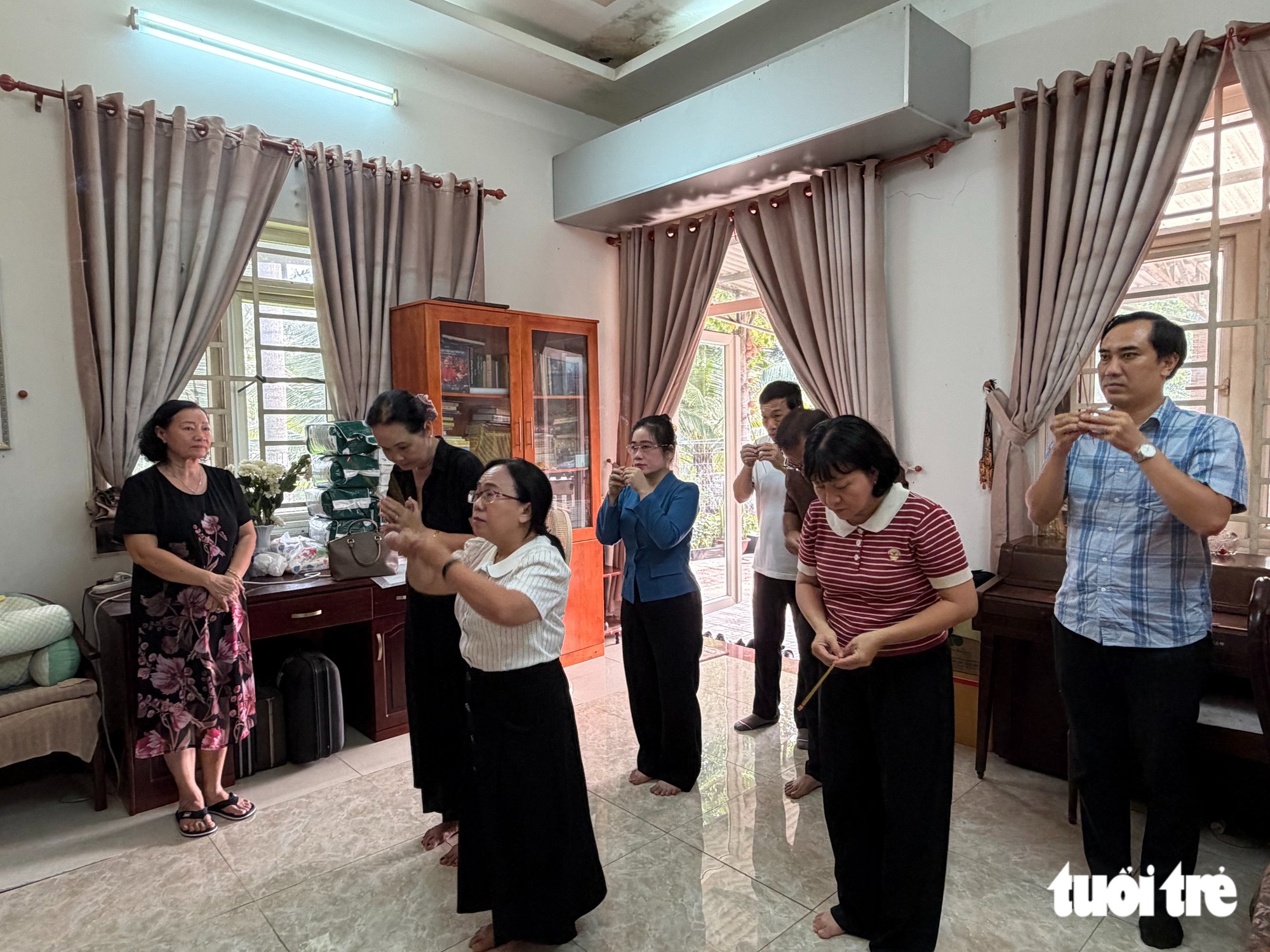 TP.HCM hỗ trợ chi phí điều trị bệnh cho nhà thơ Lê Giang, nghệ nhân Cao Thị Thắng - Ảnh 3.