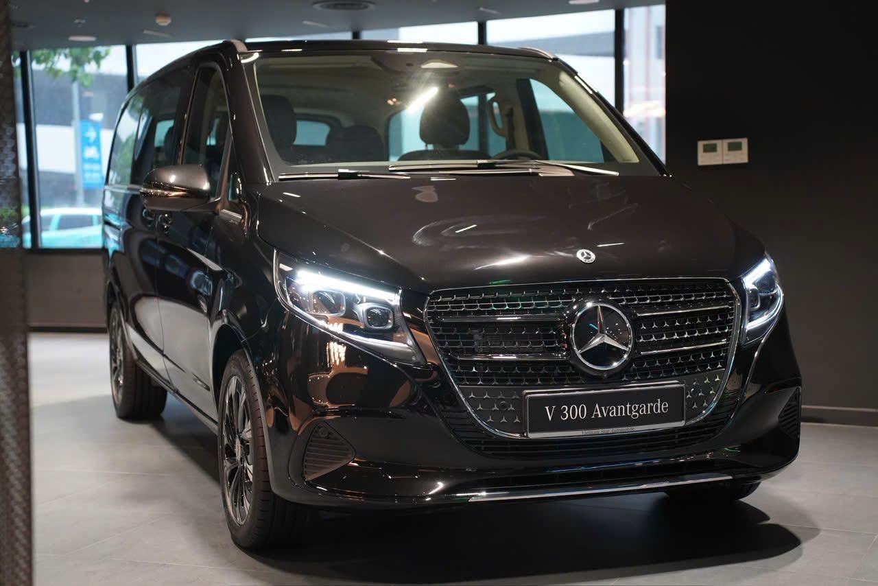 Tin tức giá xe: Mercedes-Benz V-Class giảm giá kỷ lục ở đại lý - Ảnh 1.