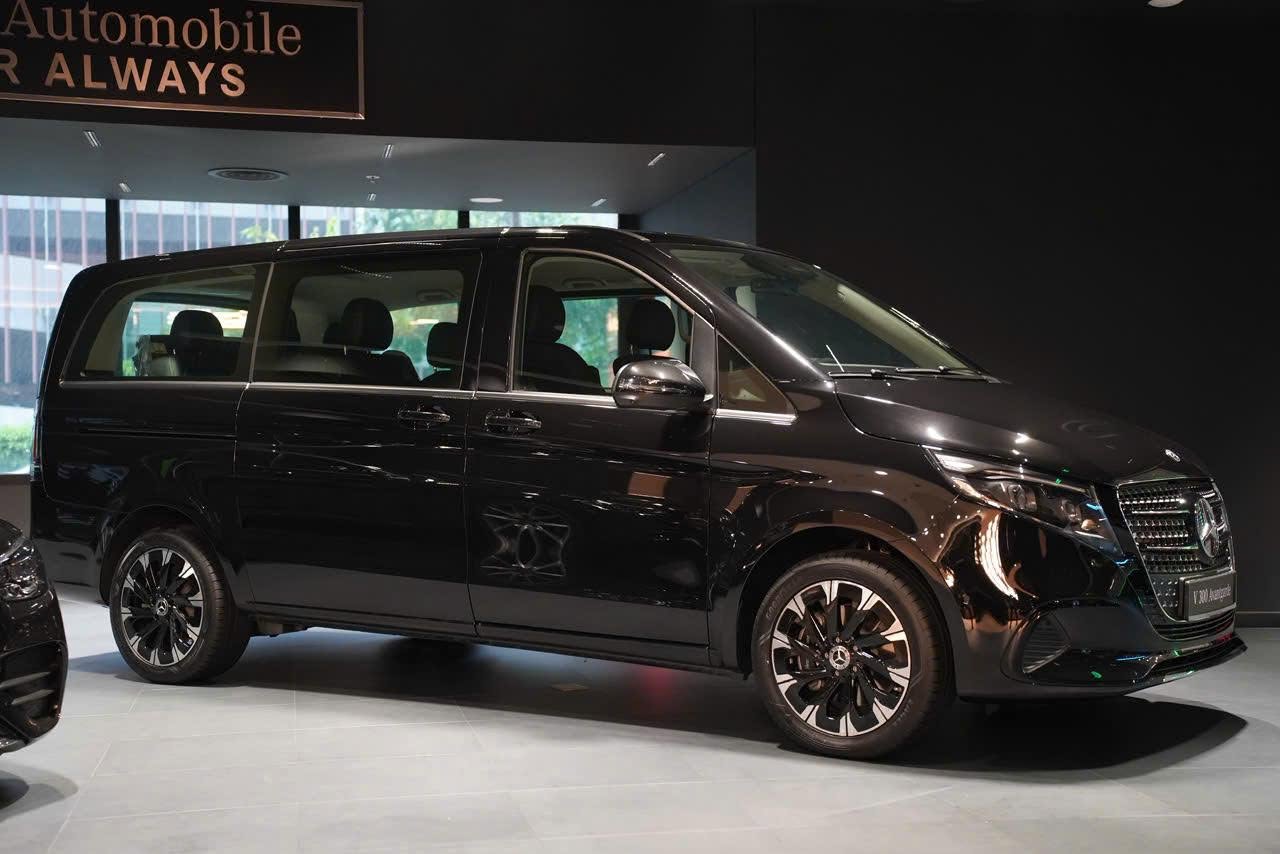Tin tức giá xe: Mercedes-Benz V-Class giảm giá kỷ lục ở đại lý - Ảnh 2.