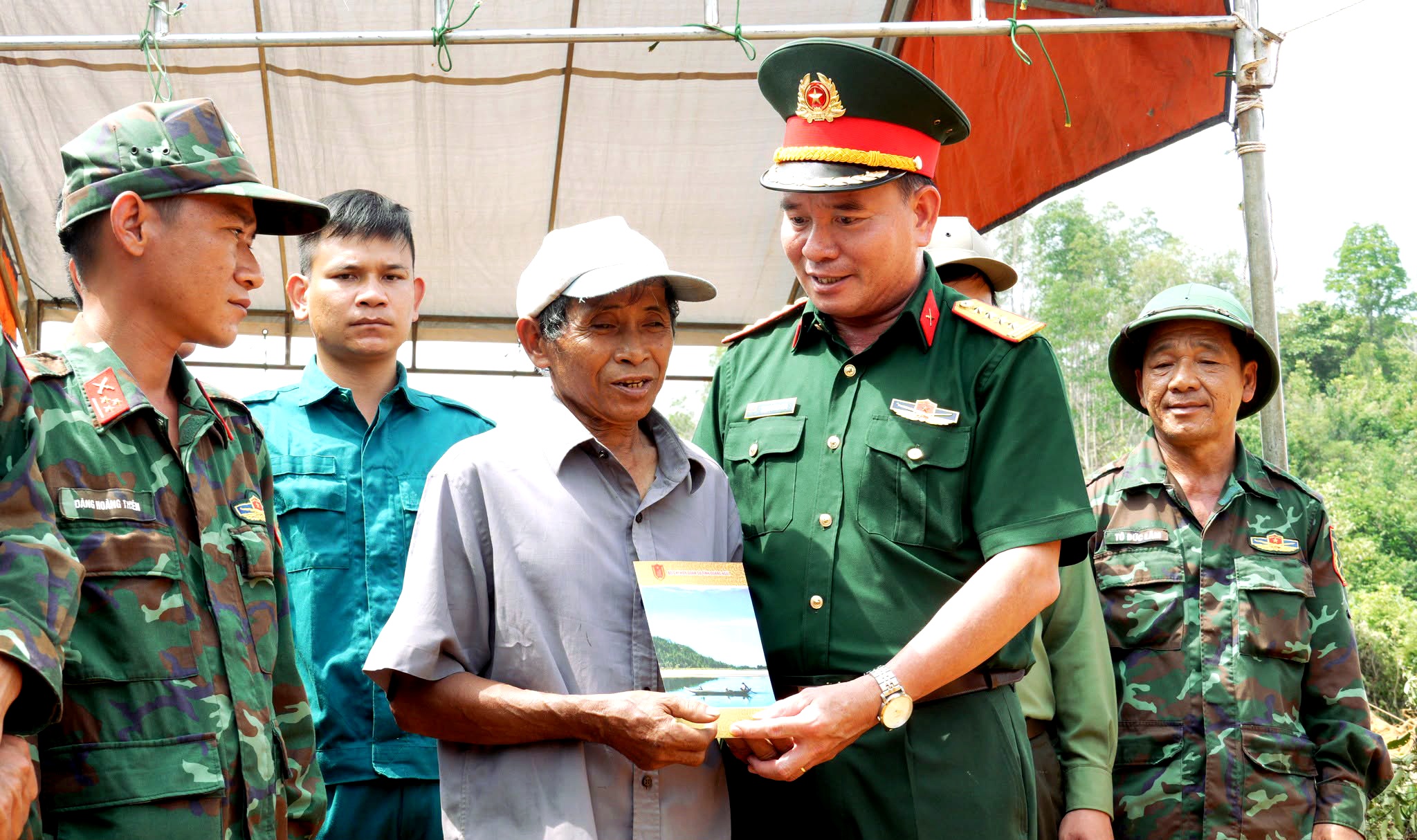 Ký ức của người y tá 'mở đường' đưa các liệt sĩ về nhà từ nơi bác sĩ Đặng Thùy Trâm từng chiến đấu - Ảnh 2.