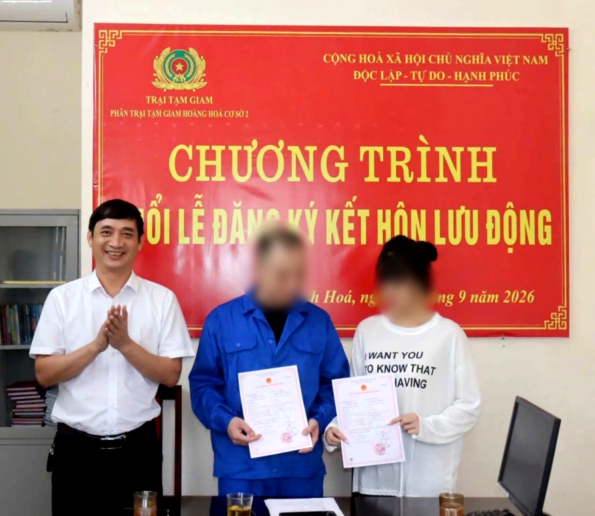 Hai vợ chồng ở Thanh Hóa được đăng ký kết hôn trong trại tạm giam - Ảnh 2.