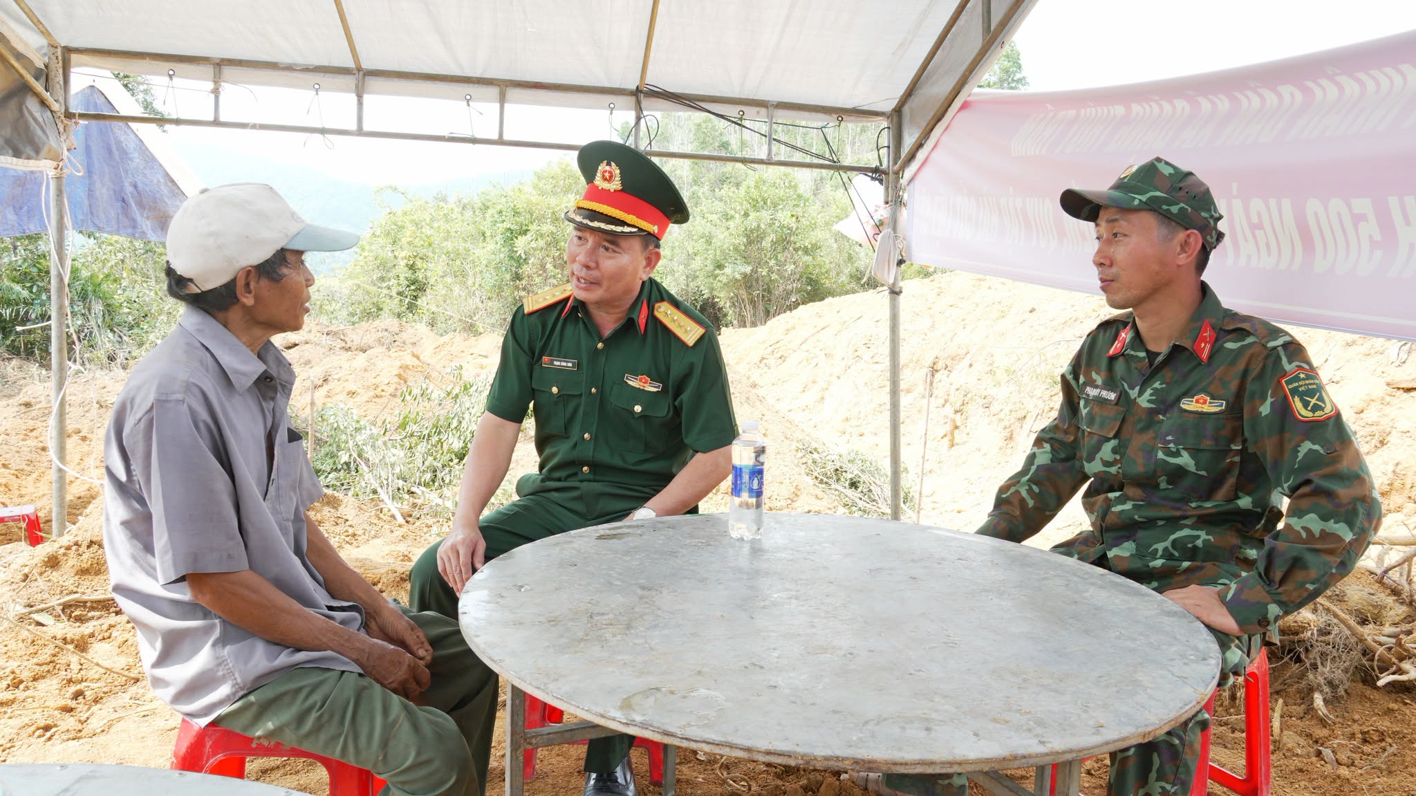 Ký ức của người y tá 'mở đường' đưa các liệt sĩ về nhà từ nơi bác sĩ Đặng Thùy Trâm từng chiến đấu - Ảnh 3.