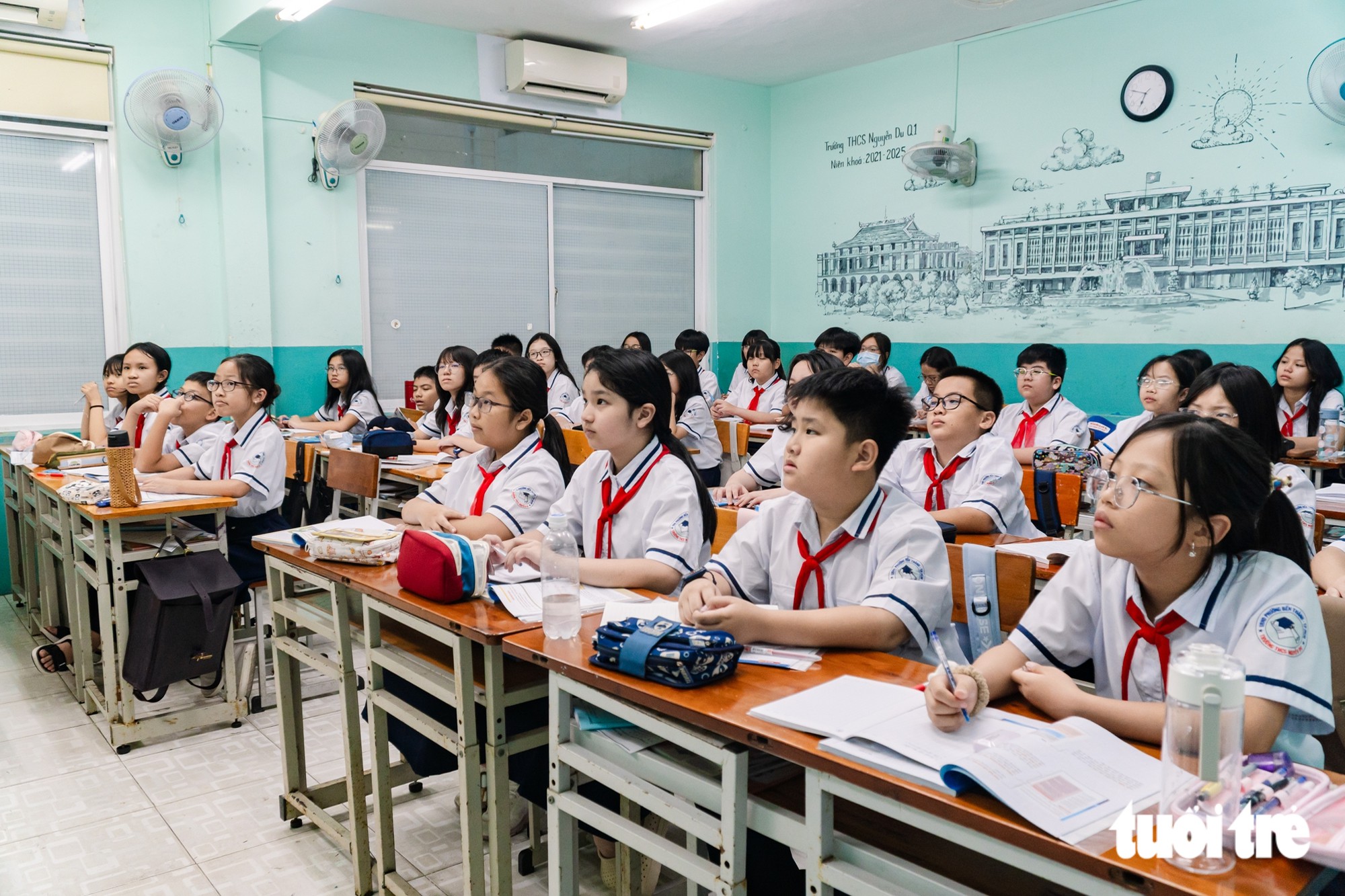 Trường sau sáp nhập: Học sinh học ở đâu, ăn ngủ thế nào? - Ảnh 3.