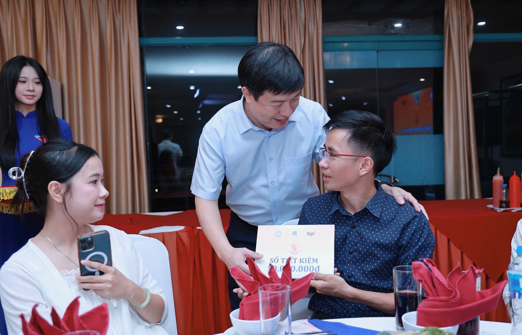 Thanh niên khuyết tật vượt nghịch cảnh, trở thành doanh nhân, vận động viên, nghệ sĩ... đóng góp nổi bật cho xã hội - Ảnh 1.