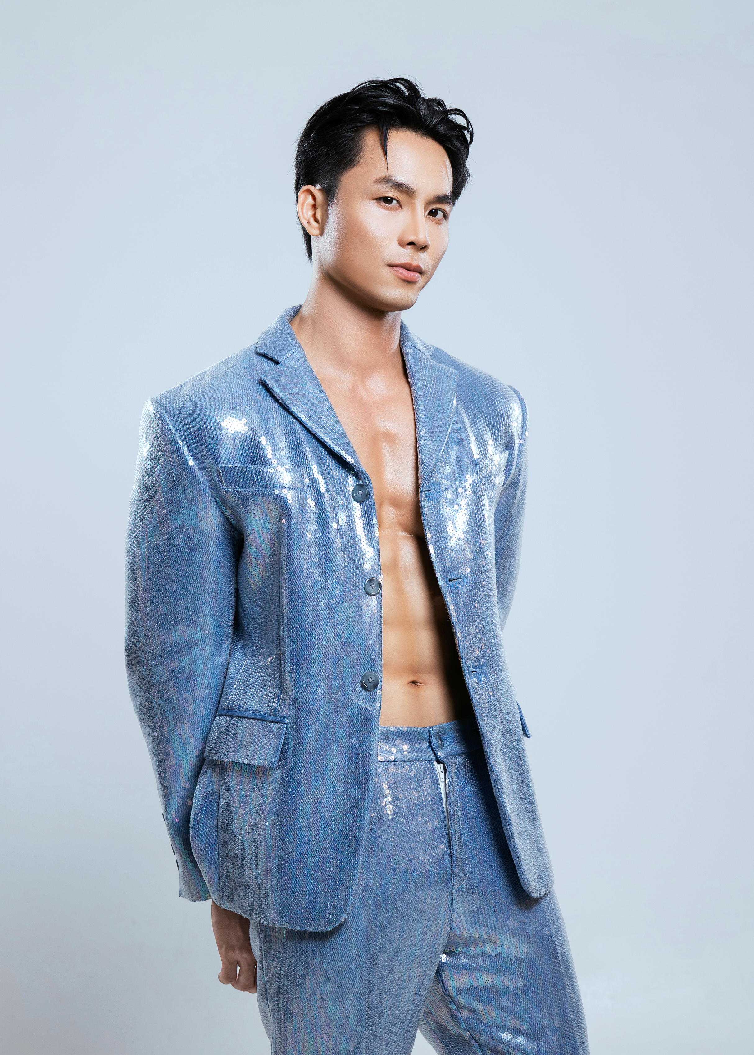 Vũ Linh mang chuyện miền Tây qua kẹo dừa, bánh tráng ra Mister International 2026 - Ảnh 8.
