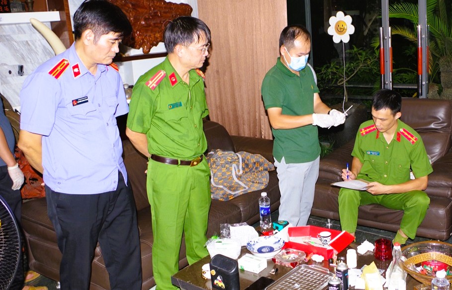 Bắt “Đức Cộng”, giang hồ mạng có hơn 115.000 người theo dõi - Ảnh 2.