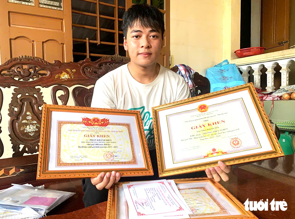 Đi nhặt ve chai từ nhỏ vẫn là HS giỏi tỉnh, đậu ĐH Y Dược mang theo chỉ… 7 triệu đồng - Ảnh 3.
