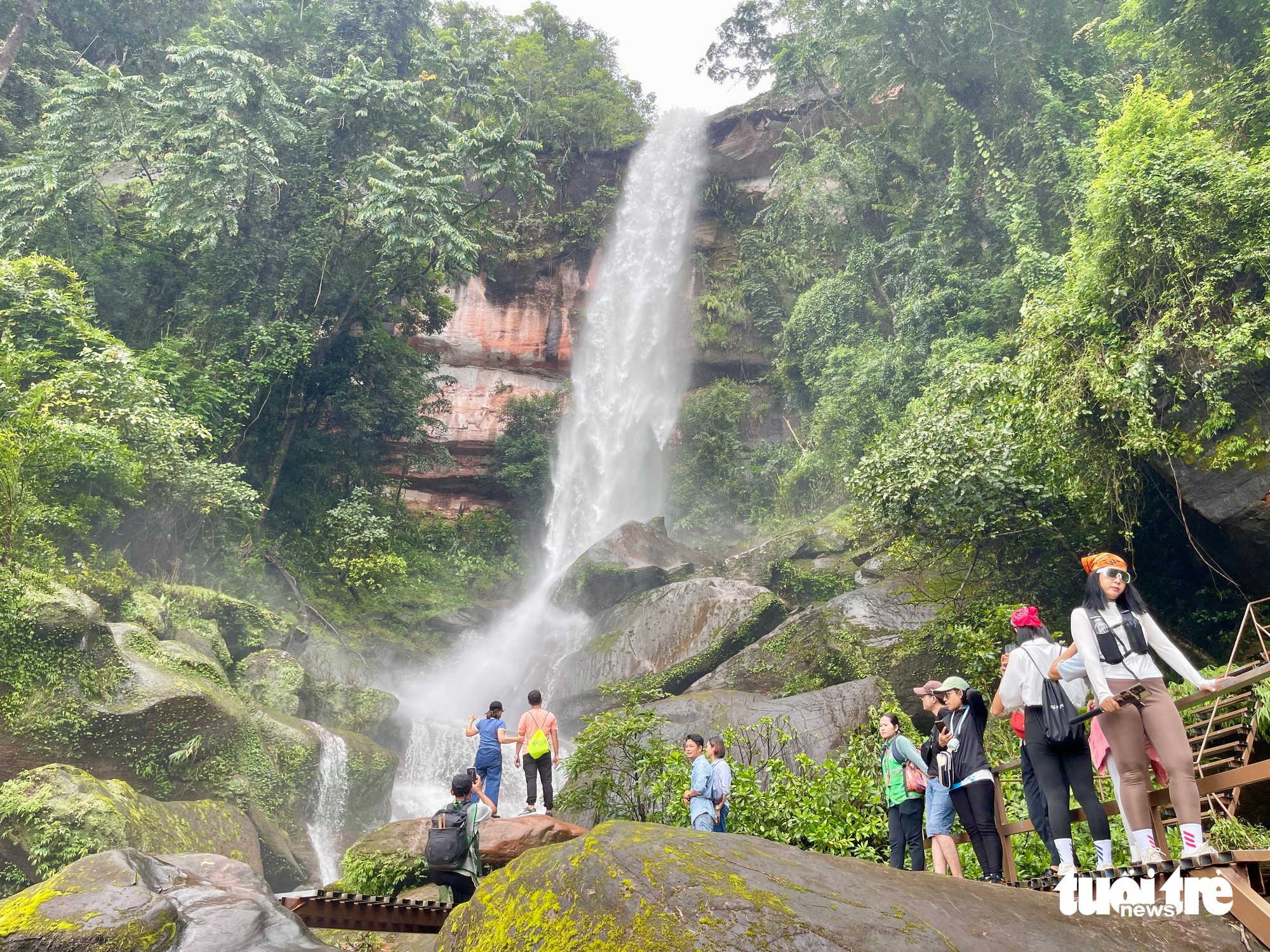 One day, three countries: A road journey from Vietnam to northeastern Thailand - Ảnh 16.