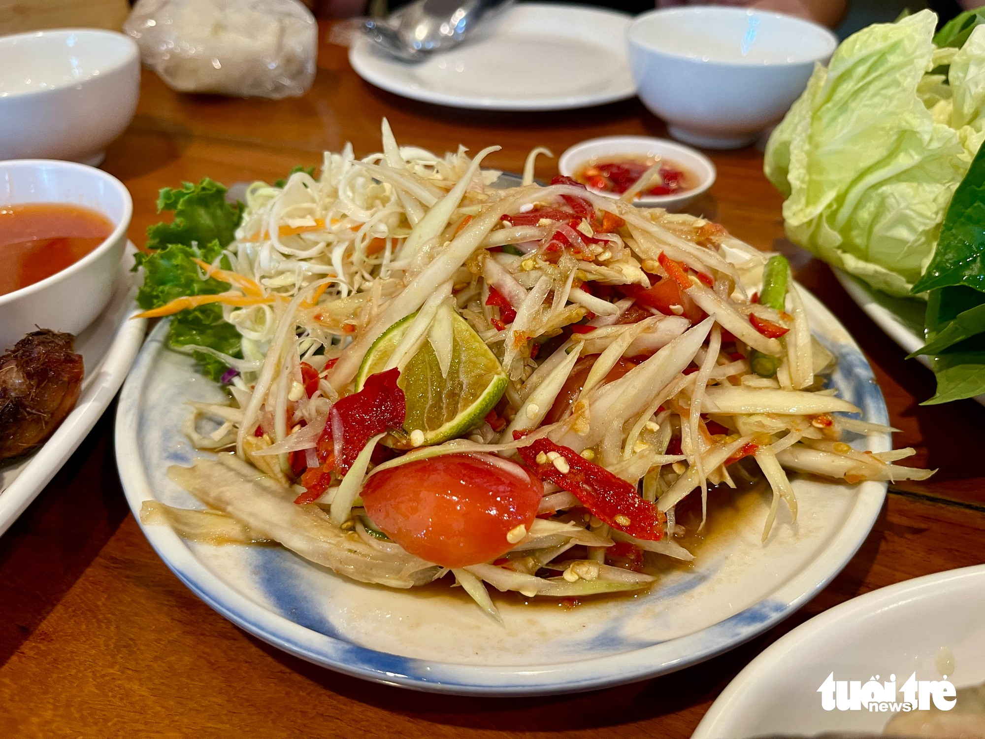 One day, three countries: A road journey from Vietnam to northeastern Thailand - Ảnh 19.