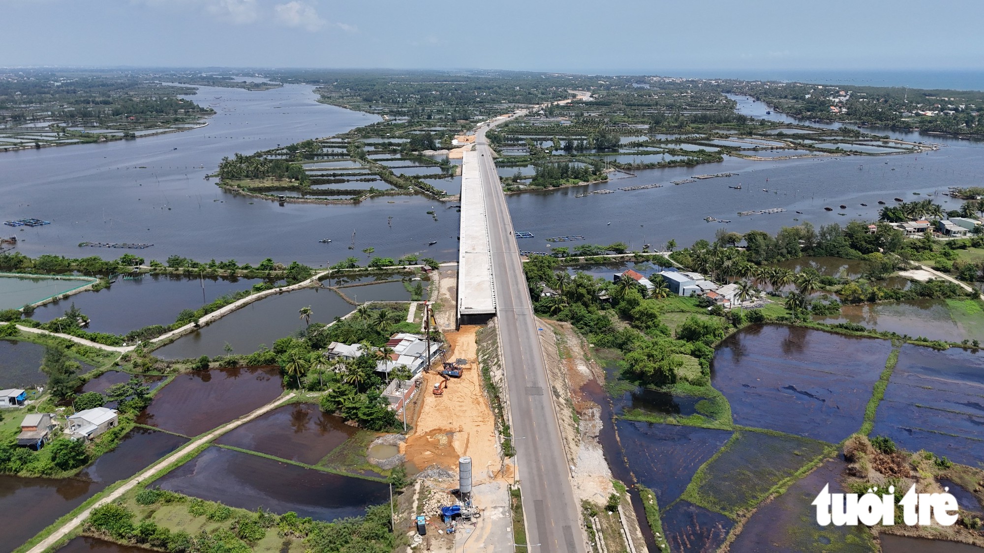 Diện mạo đường ngàn tỉ kết nối 2 sân bay Đà Nẵng - Chu Lai - Ảnh 2.