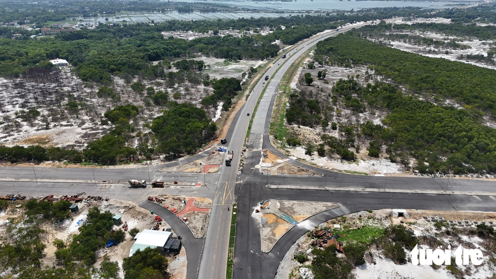 Diện mạo đường ngàn tỉ kết nối 2 sân bay Đà Nẵng - Chu Lai - Ảnh 9.
