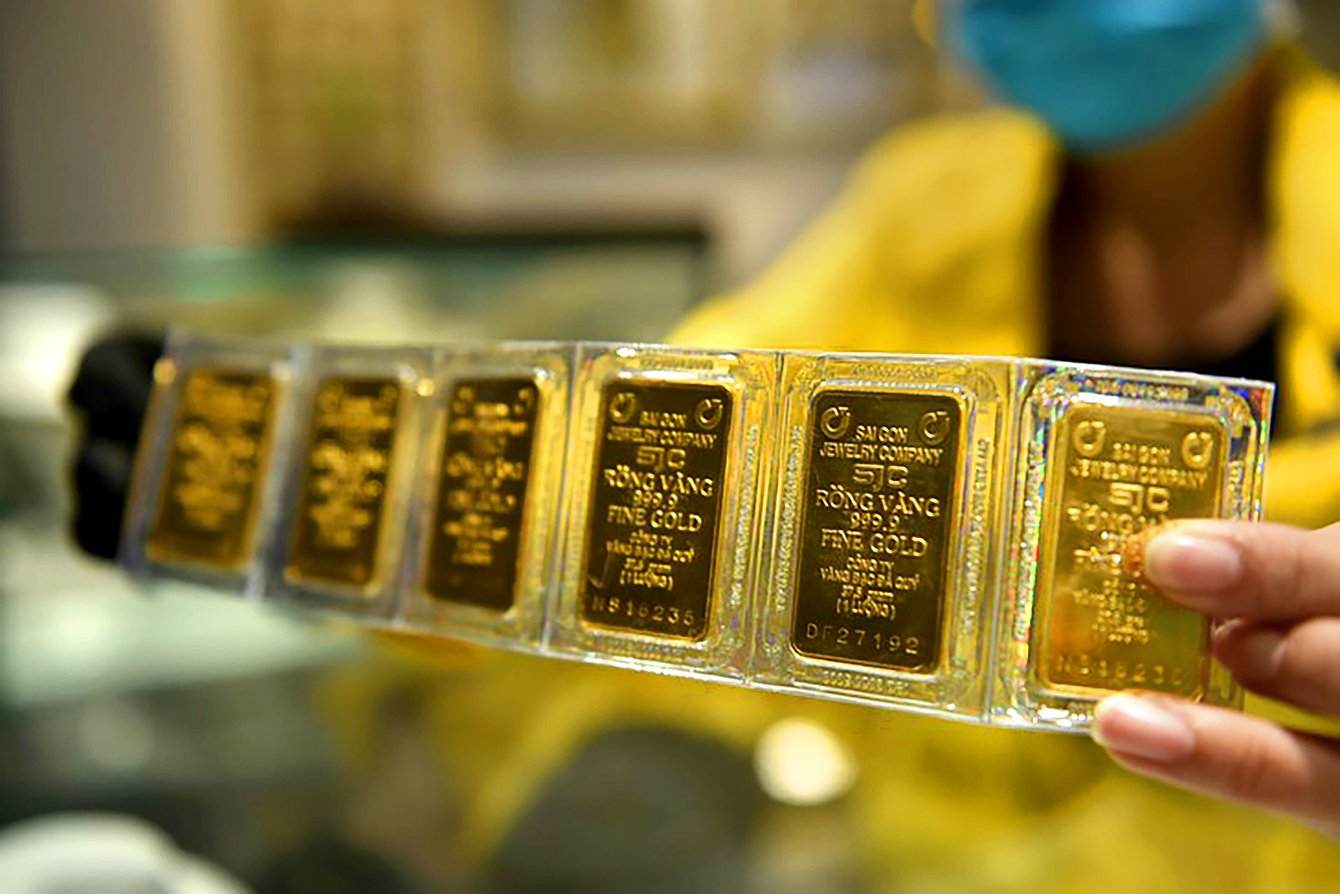 Giá vàng thế giới lại rơi khỏi ngưỡng 4.400 USD/ounce, trong nước tăng mạnh - Ảnh 3.