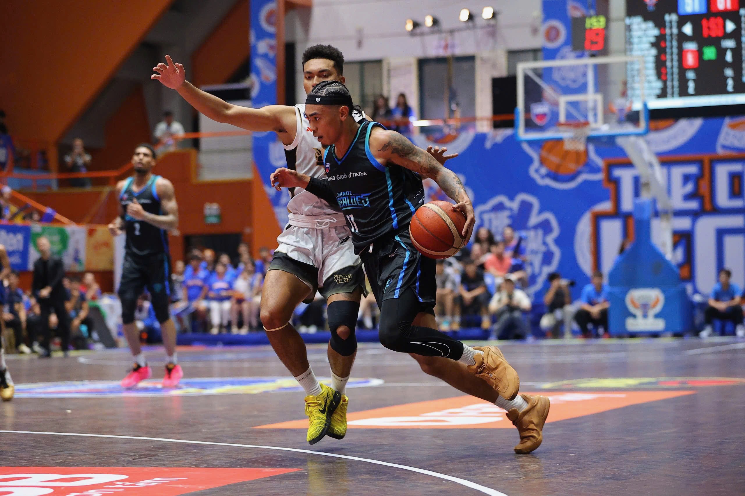 Hanoi Buffaloes thua trận đầu tiên trên sân nhà ở VBA 2026 - Ảnh 2.