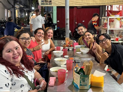 Ho Chi Minh City motorbike food tour named among world’s best - Ảnh 2.
