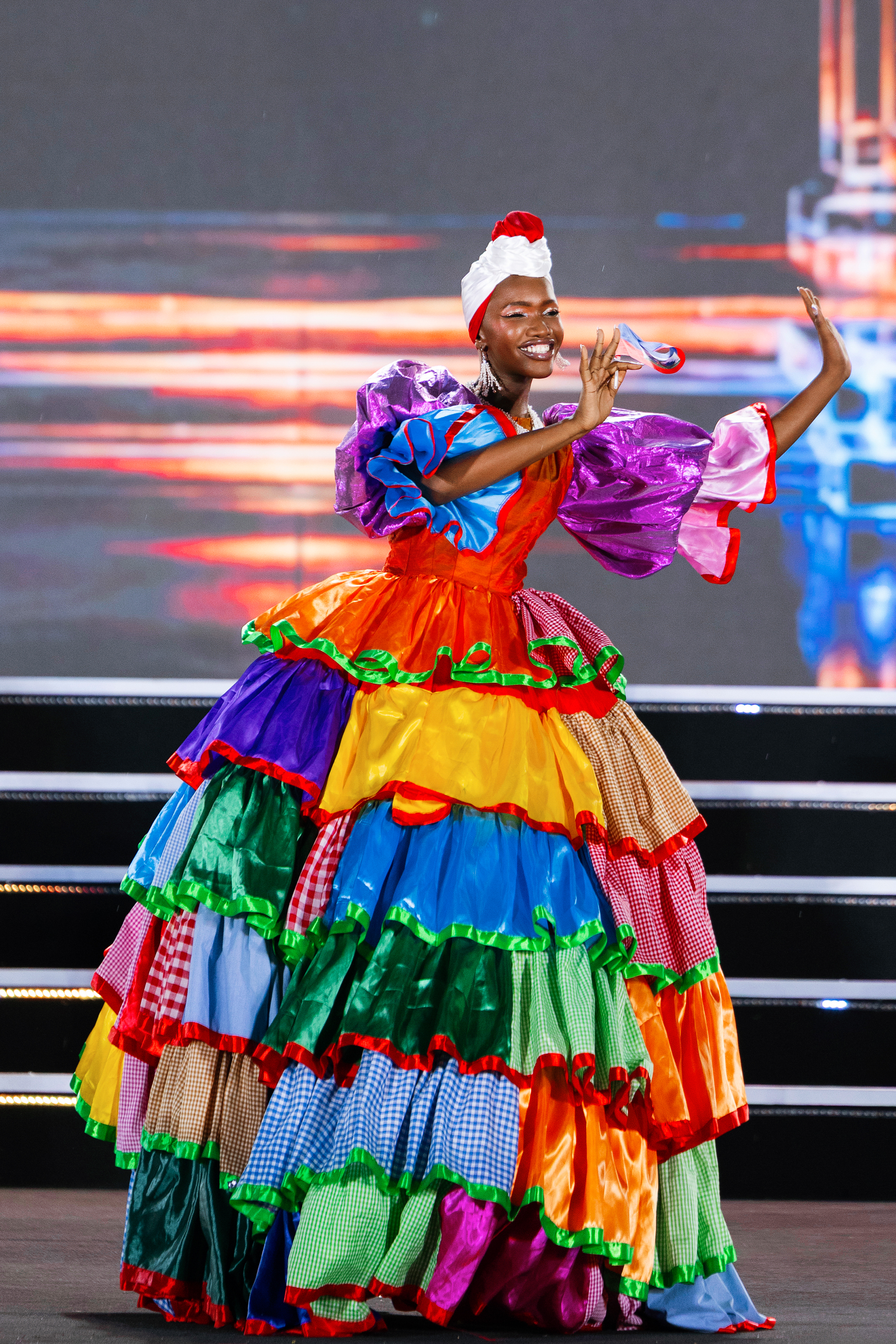 Bảo Ngọc hóa thiếu nữ Tây Bắc trên sân khấu Miss World 2026 - Ảnh 4.