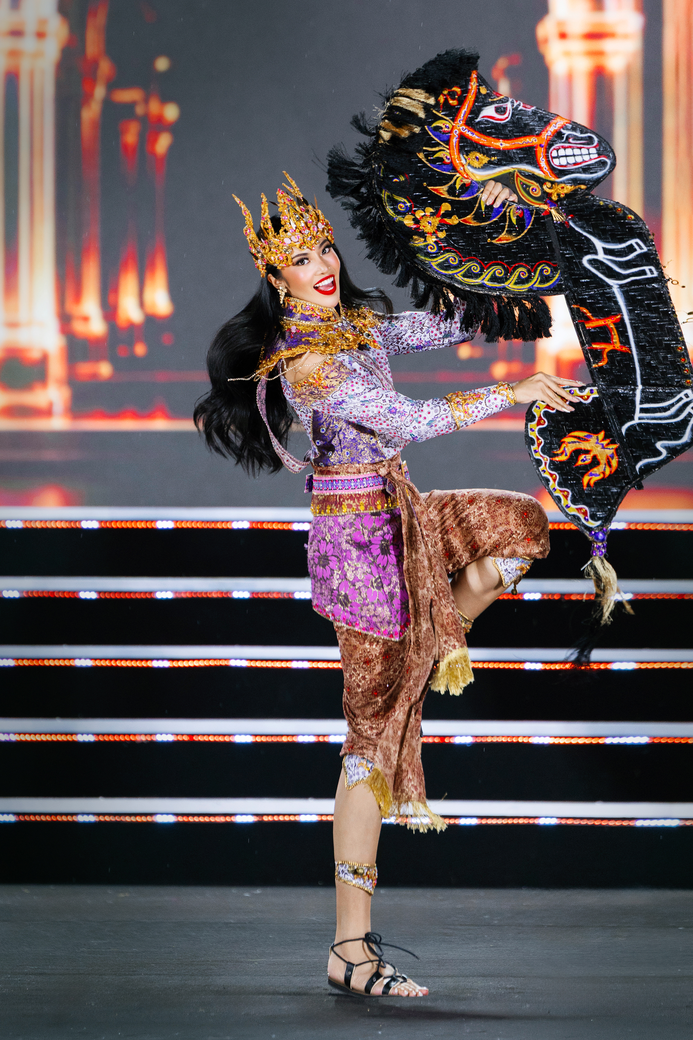Bảo Ngọc hóa thiếu nữ Tây Bắc trên sân khấu Miss World 2026 - Ảnh 11.