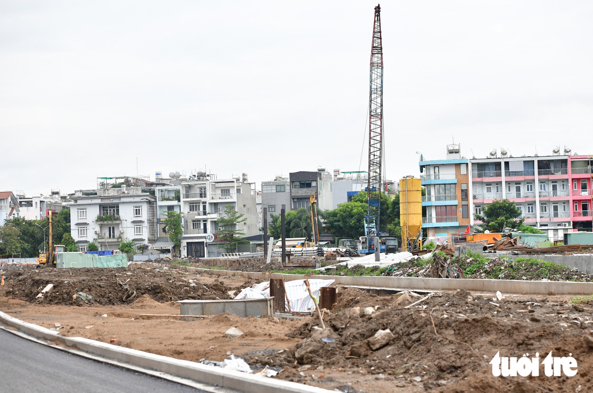 Nhà lấn chiếm, lau lách ven kênh thành đường nhựa phẳng phiu, cuối năm một gói thầu rạch Xuyên Tâm hoàn thành - Ảnh 3.